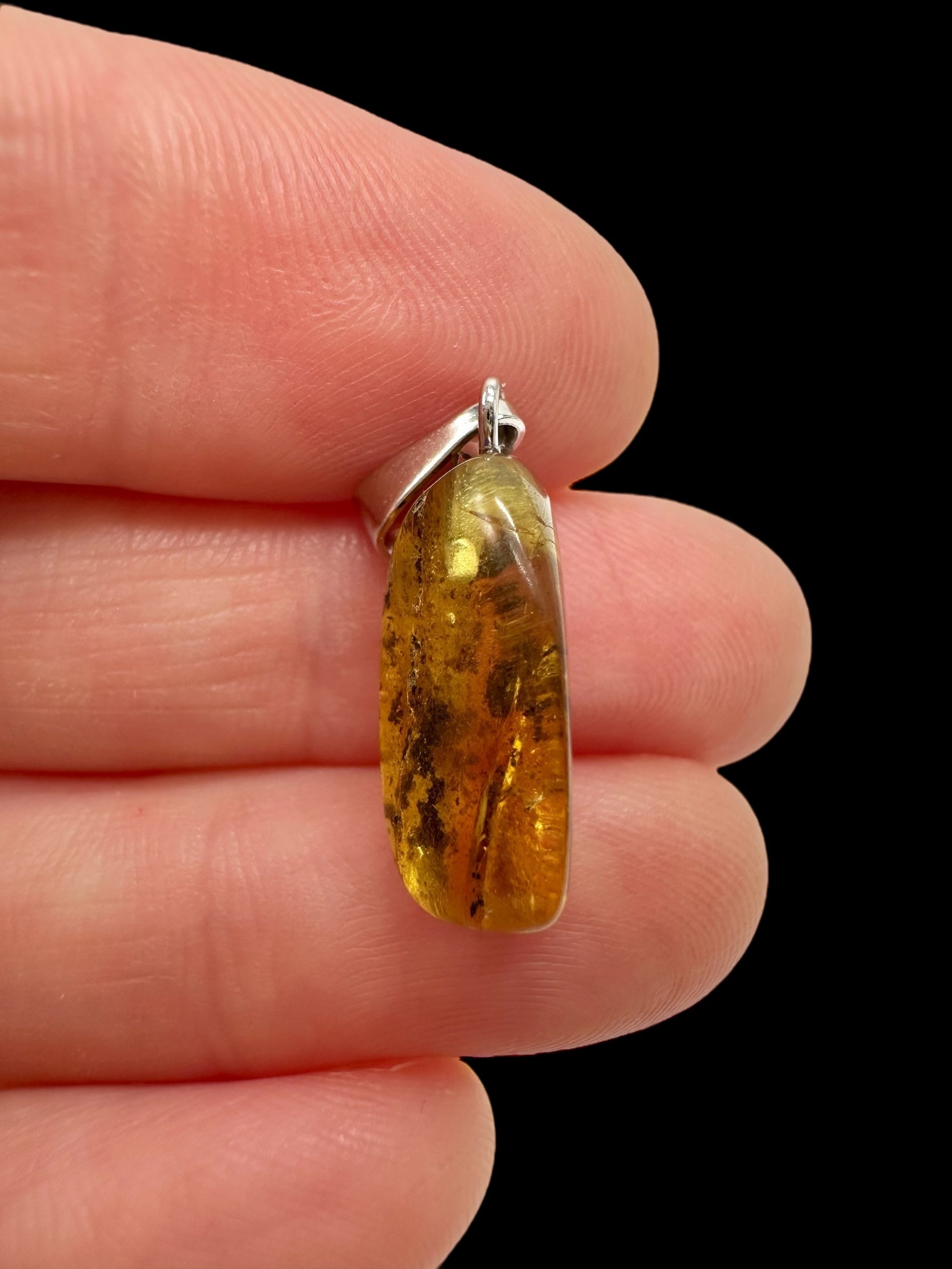 Amber pendant - P/JN038