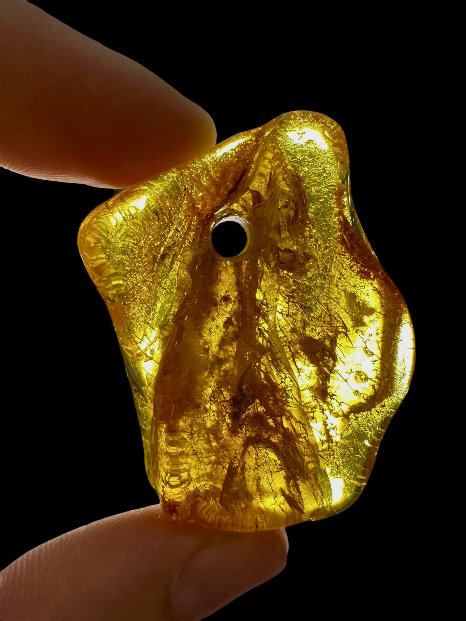 Amber with a drilled hole for hanging 10g – Lithuania - JND113
