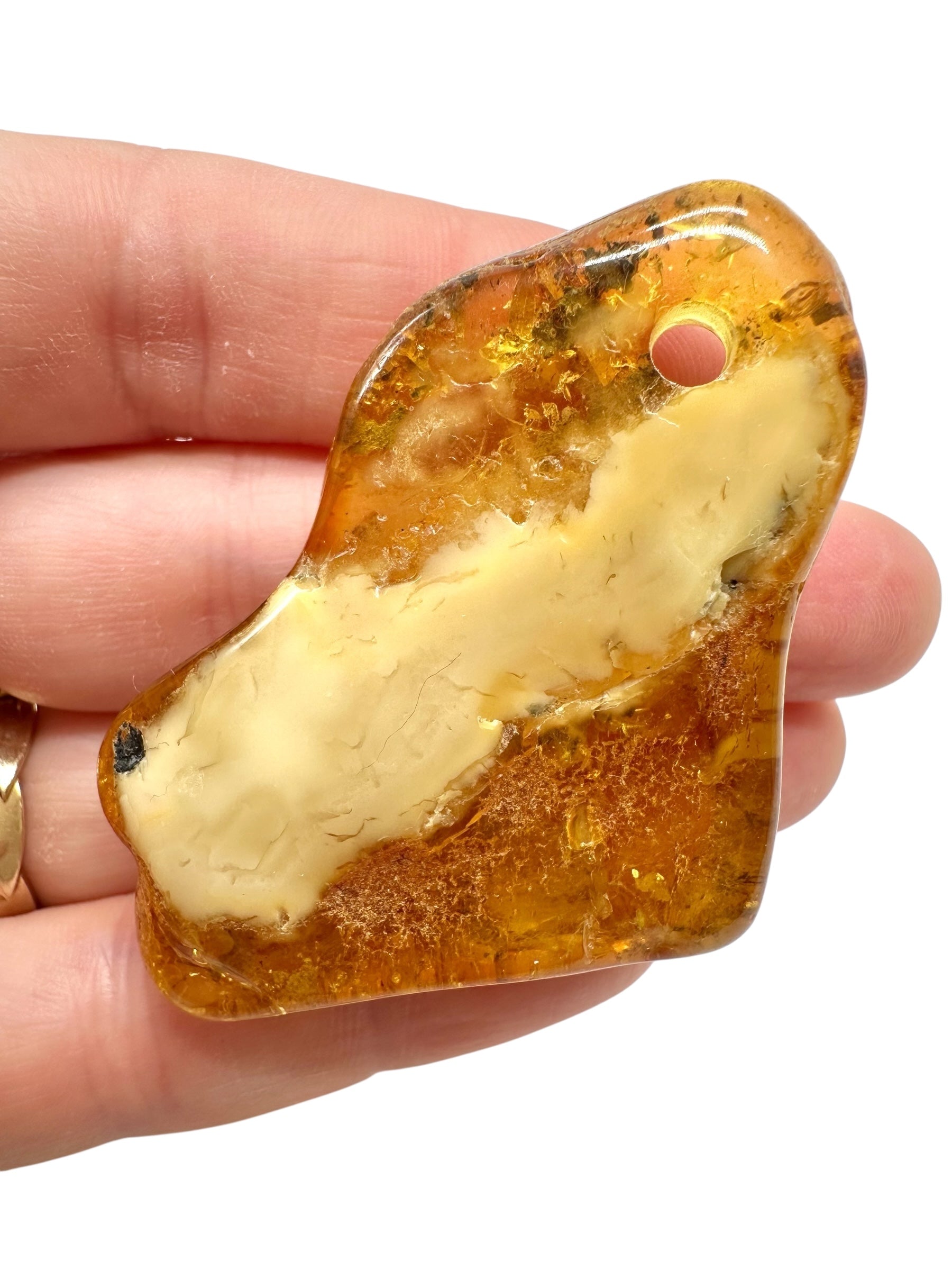 Amber with a drilled hole for hanging 13,7g – Lithuania - JND114