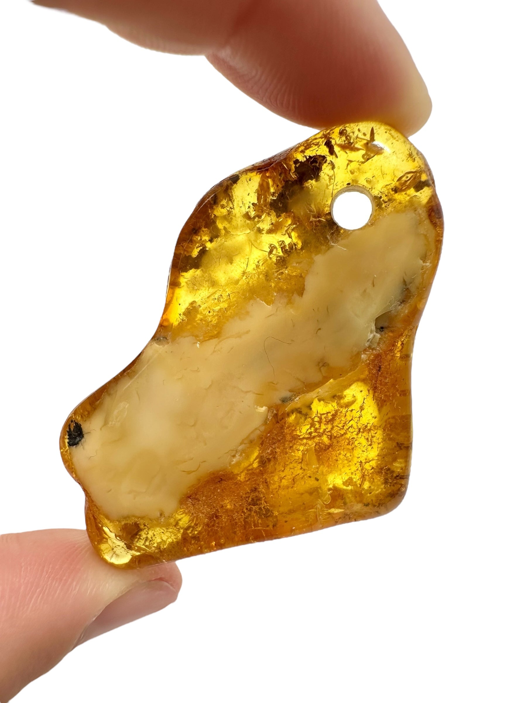 Amber with a drilled hole for hanging 13,7g – Lithuania - JND114