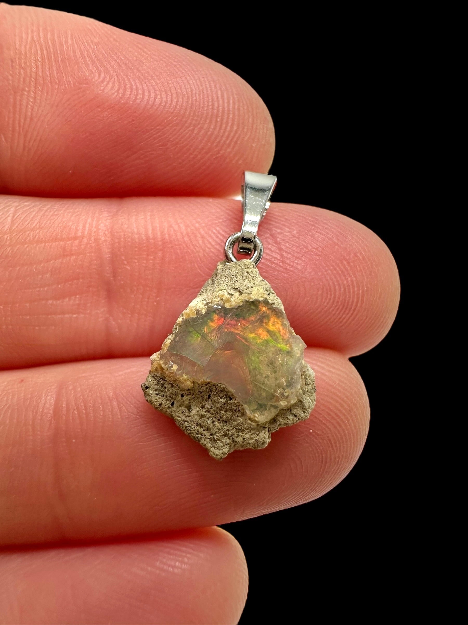Precious opal pendant