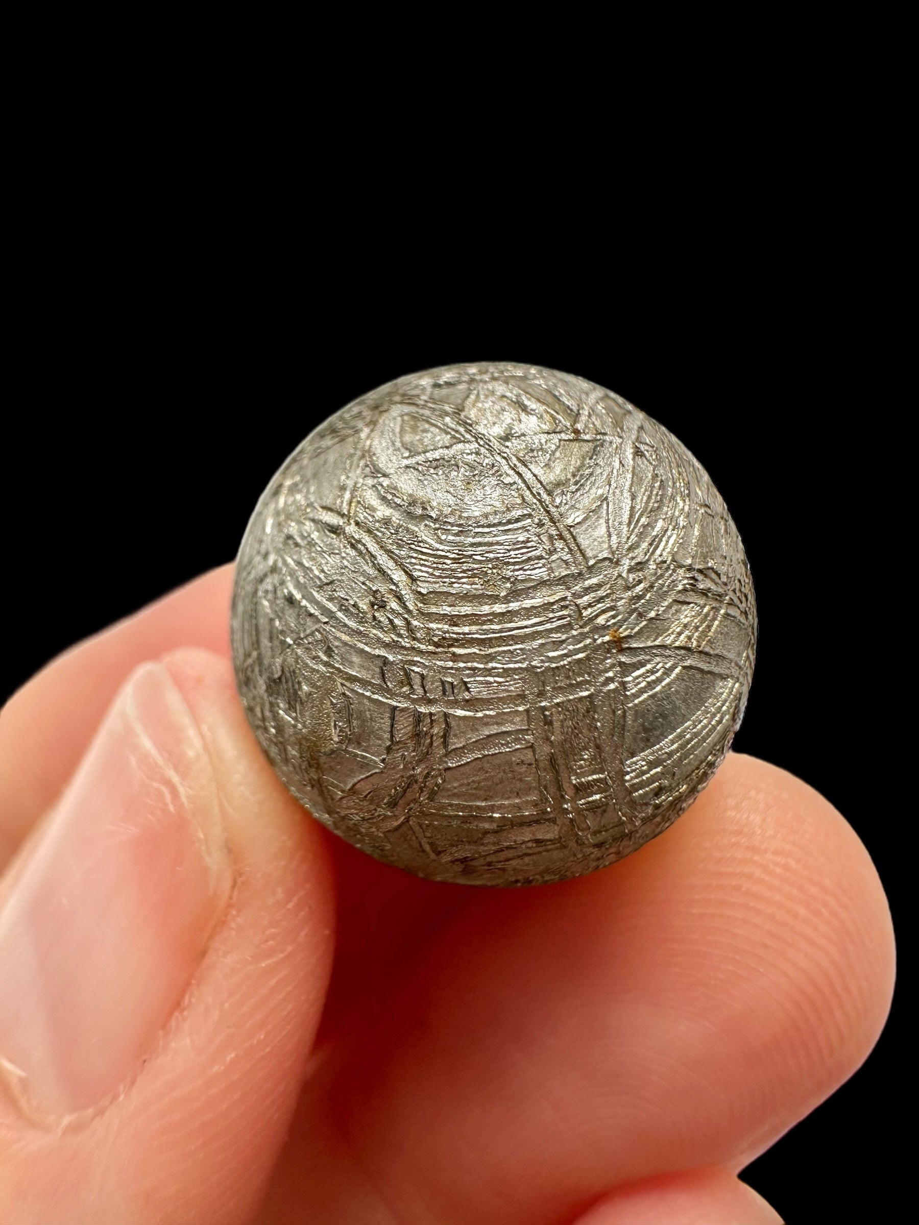Meteorite Muonionalusta sphere 1,8cm – Norrbotten, Sweden