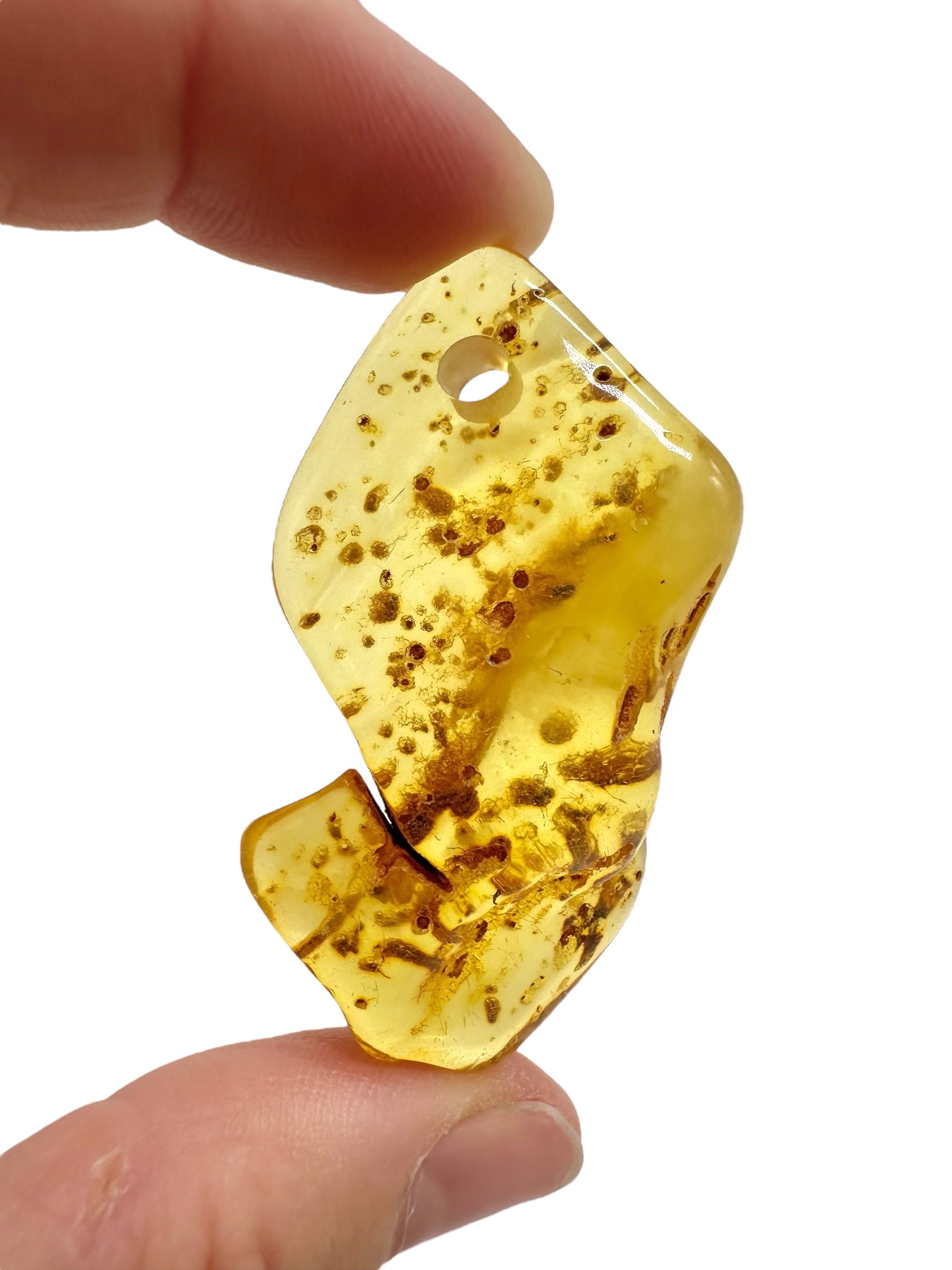 Amber with a drilled hole for hanging 6,3g – Lithuania - JND121