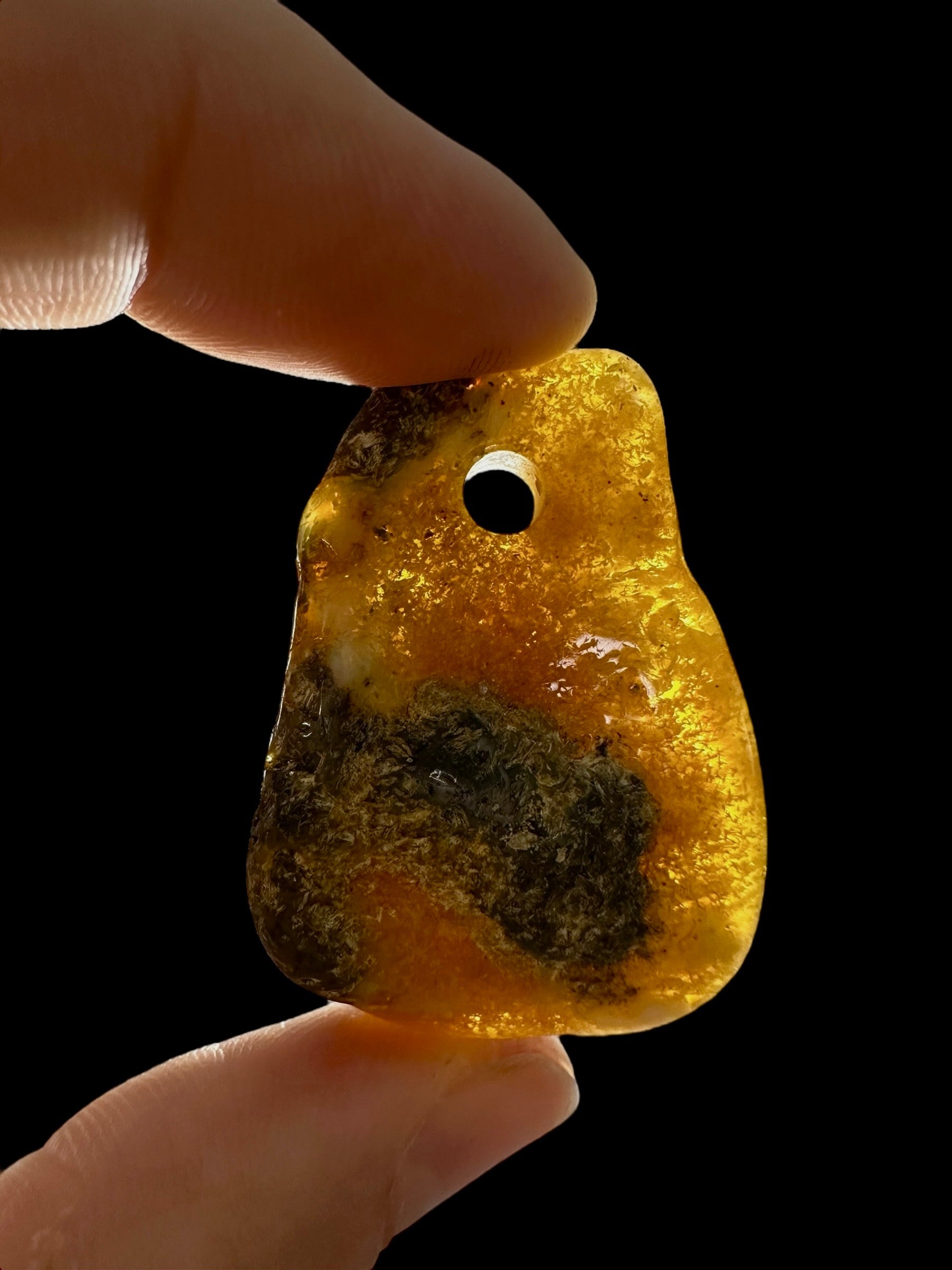 Amber with a drilled hole for hanging 4g – Lithuania - JND136