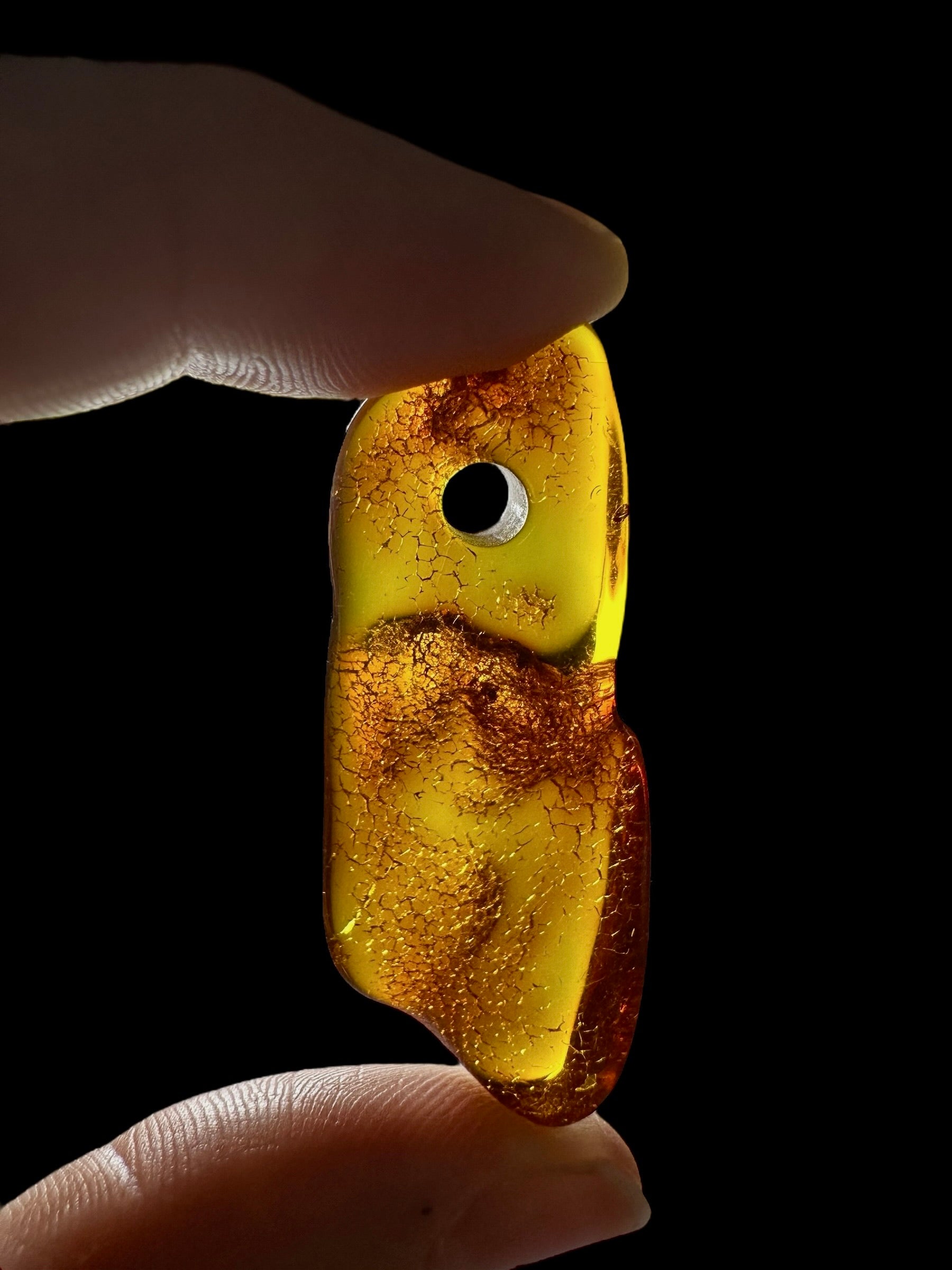 Amber with a drilled hole for hanging 3,8g – Lithuania - JND143