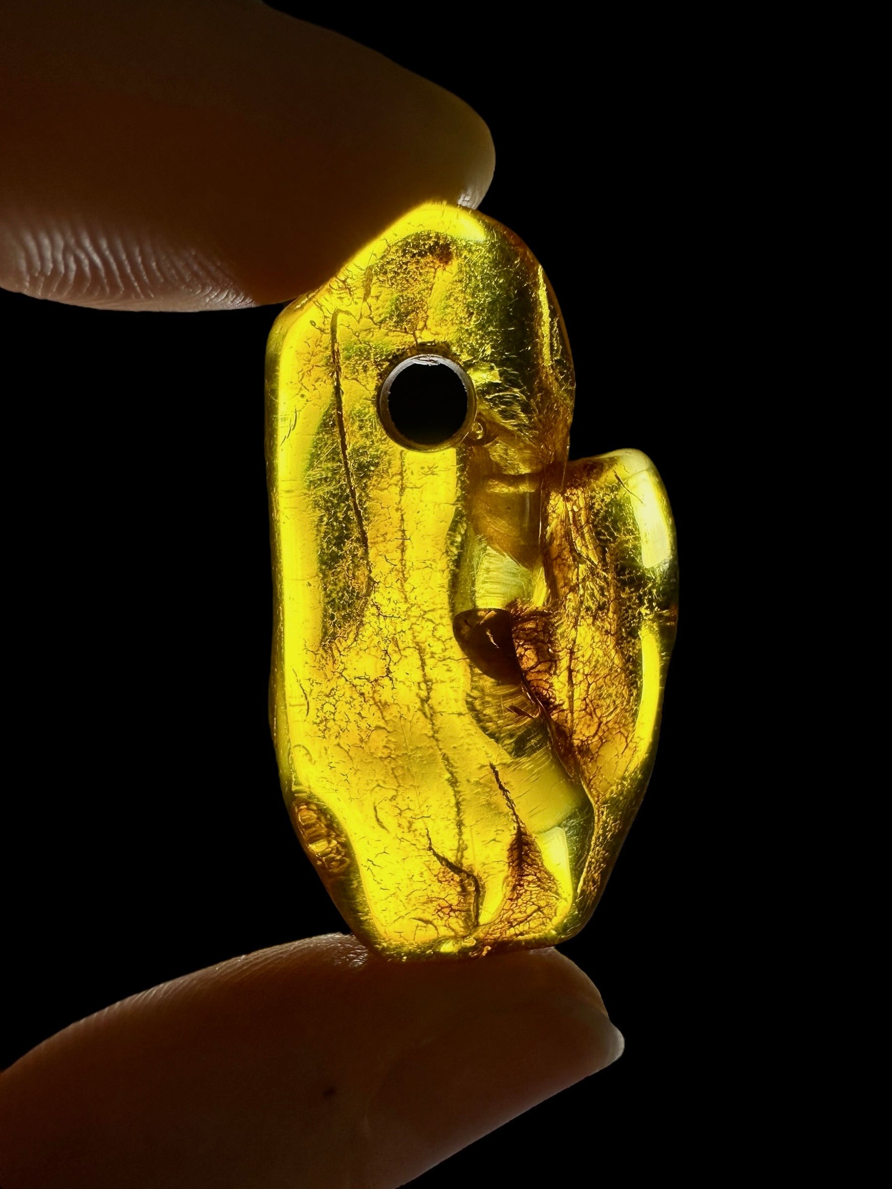 Amber with a drilled hole for hanging 3,6g – Lithuania - JND145