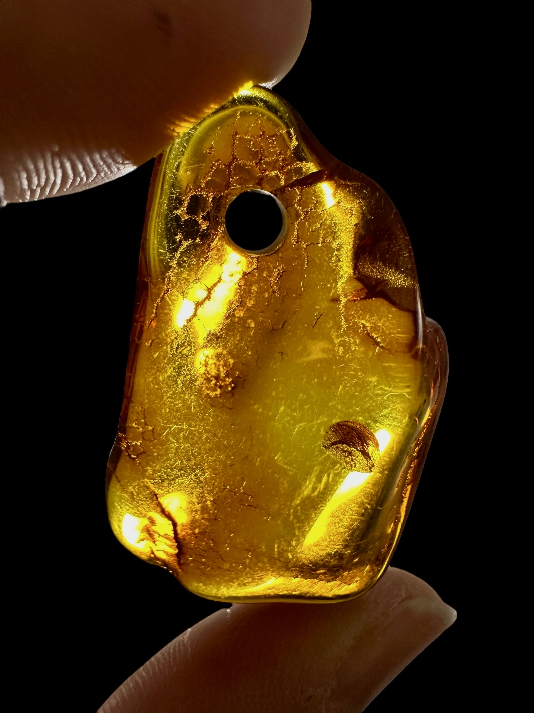 Amber with a drilled hole for hanging 4g – Lithuania - JND152