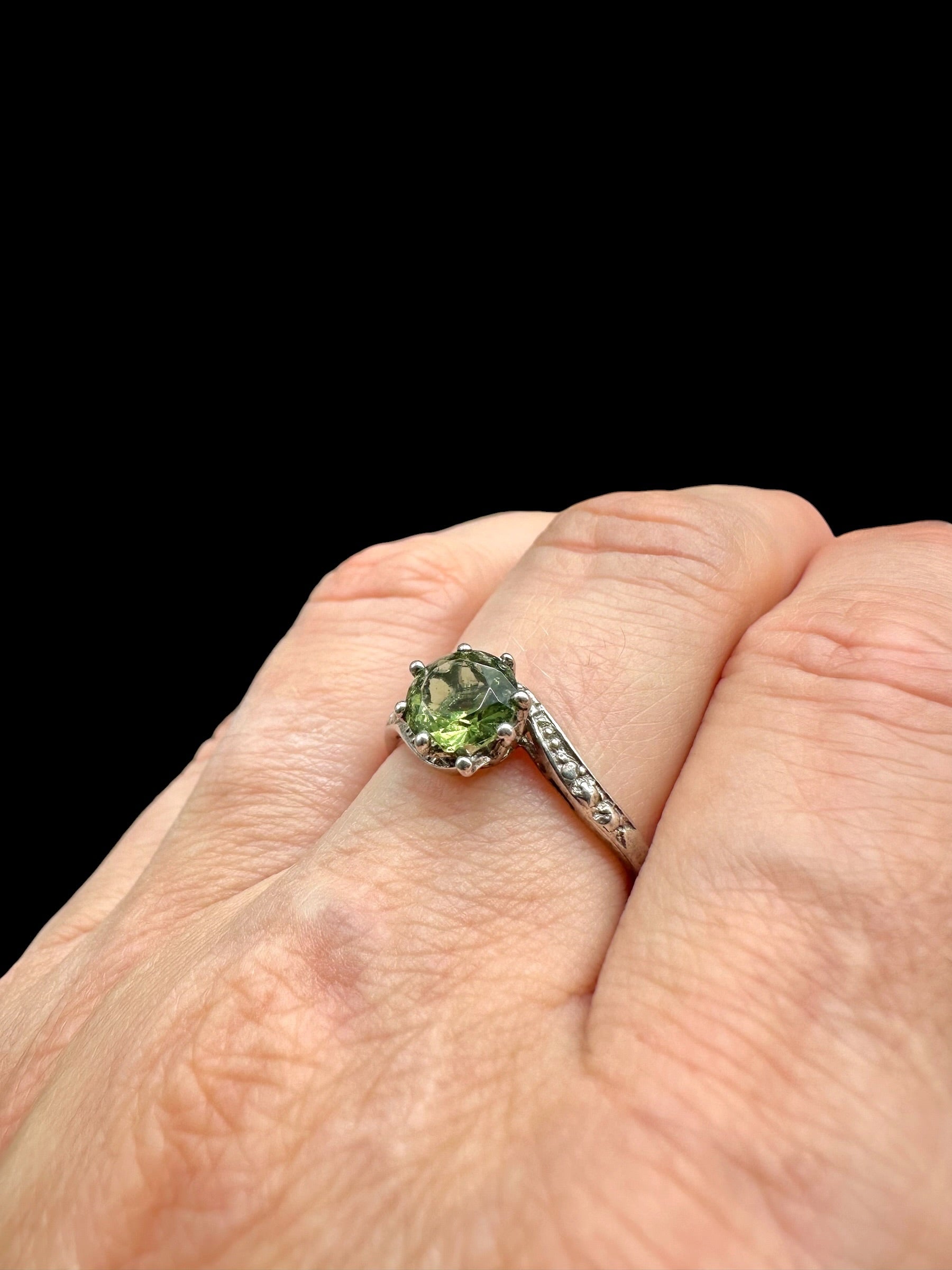 Silver ring with faceted moldavite size 58 - VP44