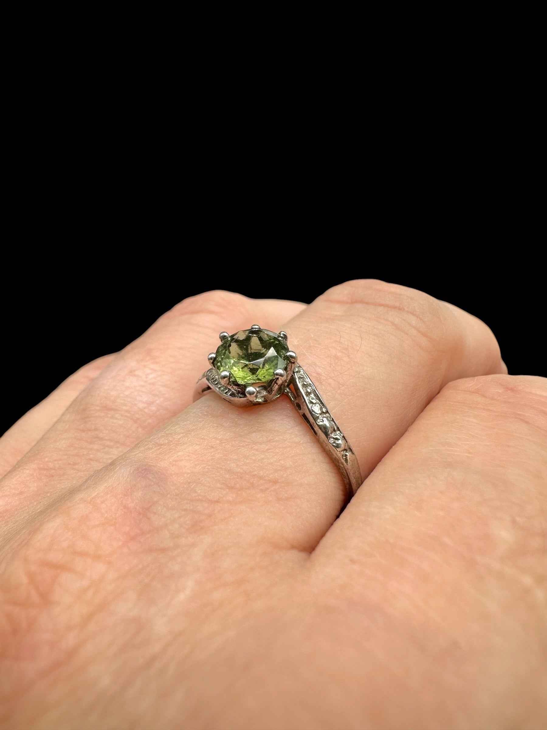 Argento ring with Moldavite faccettata size 58 - VP44