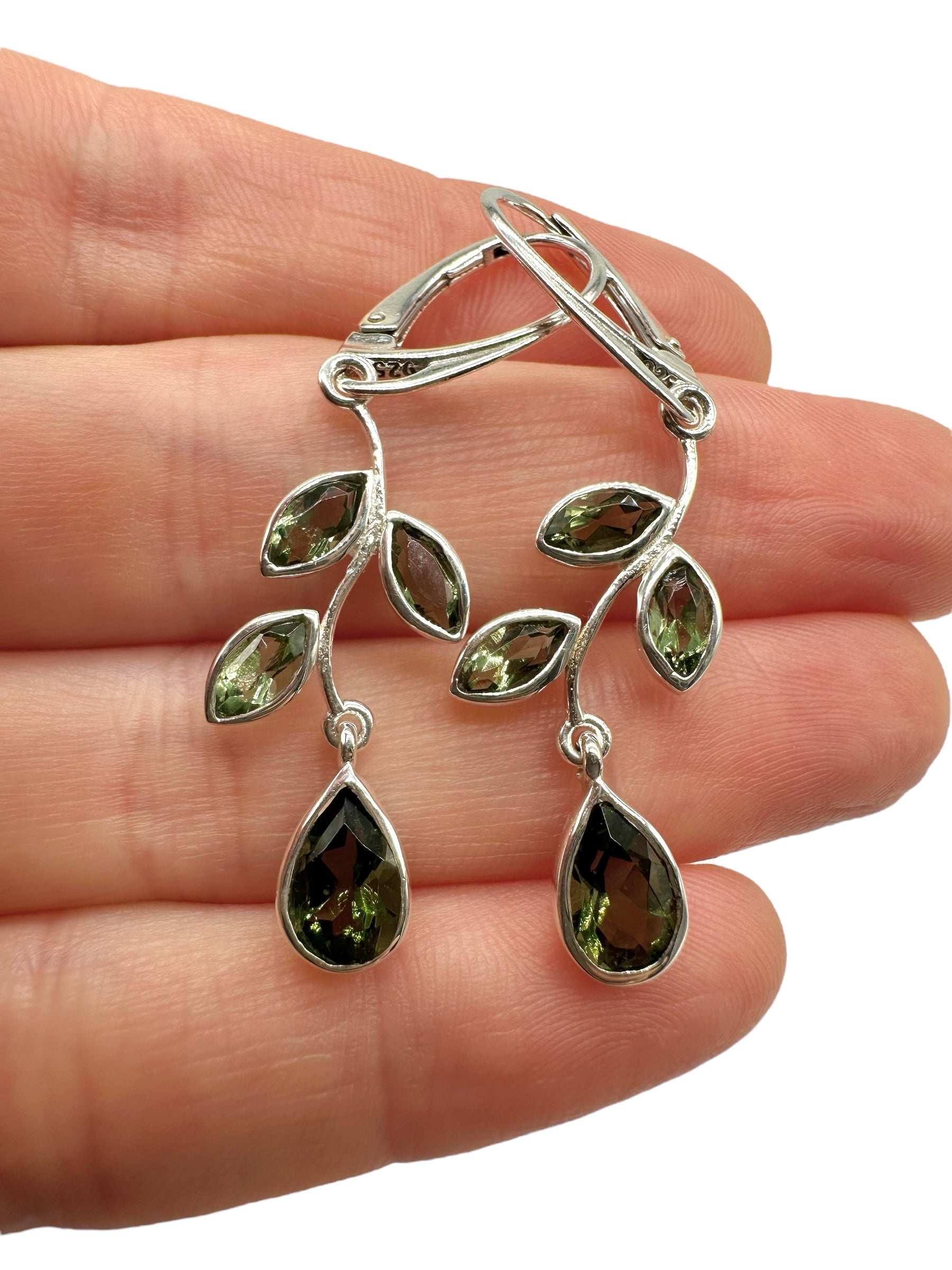 Silver earrings with faceted moldavites 4,1g