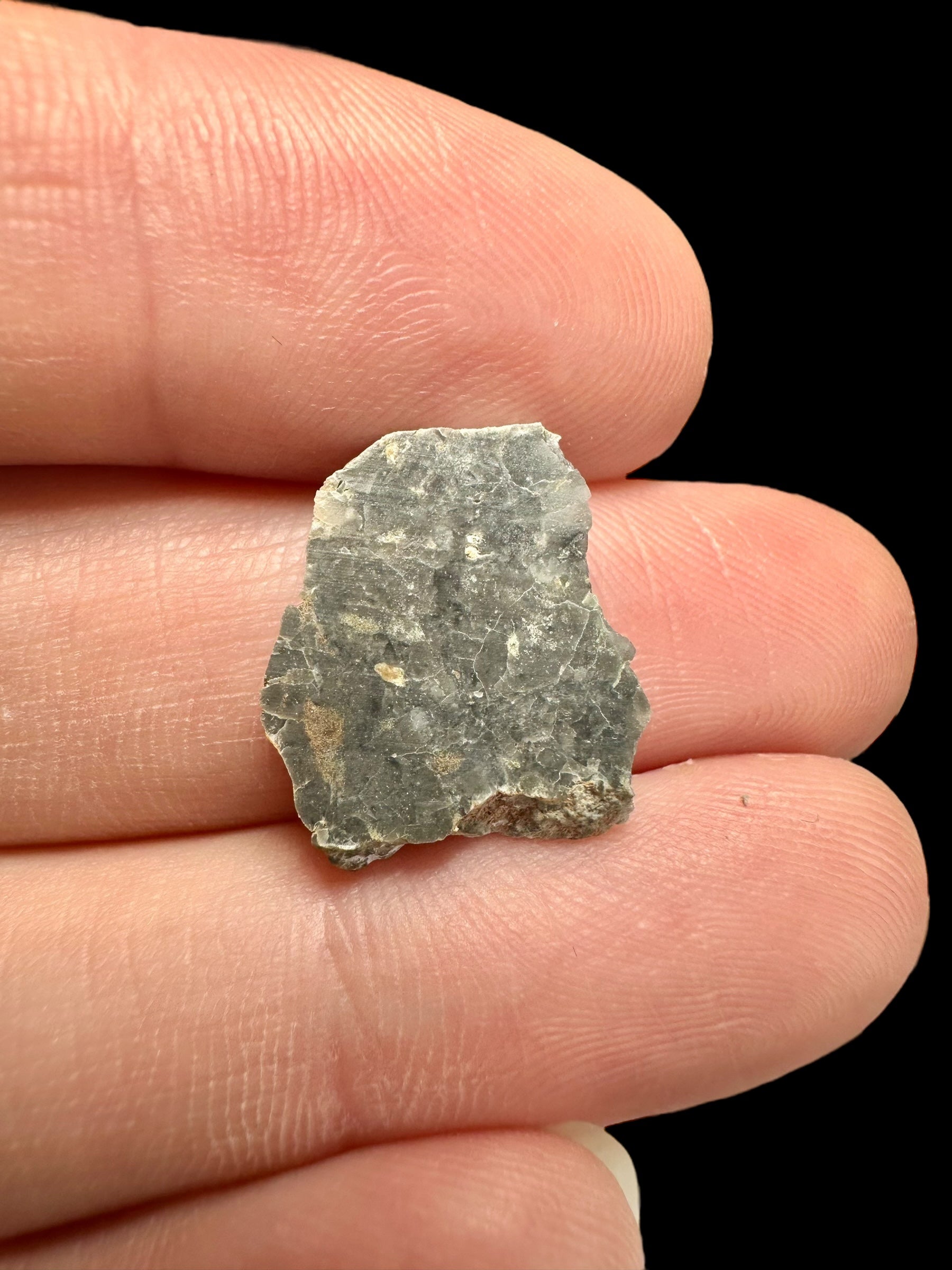 Lunar meteorite Adrar 013 – 0,9g – Algeria - MEAD04