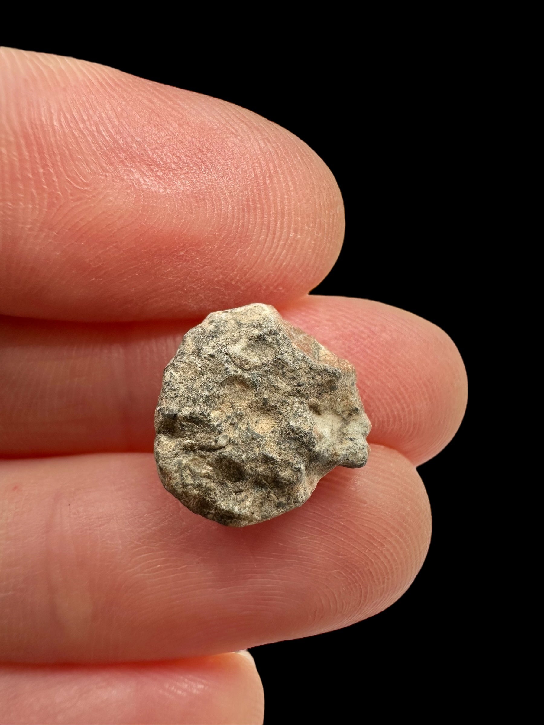 Lunar meteorite Gadamis 004 – 1,1g – Libya - MEGD32
