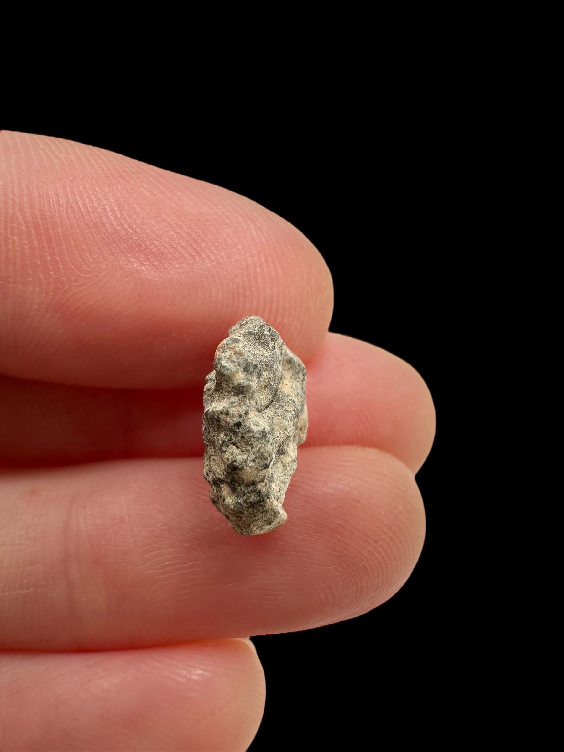Lunar meteorite Gadamis 004 – 1,1g – Libya - MEGD32