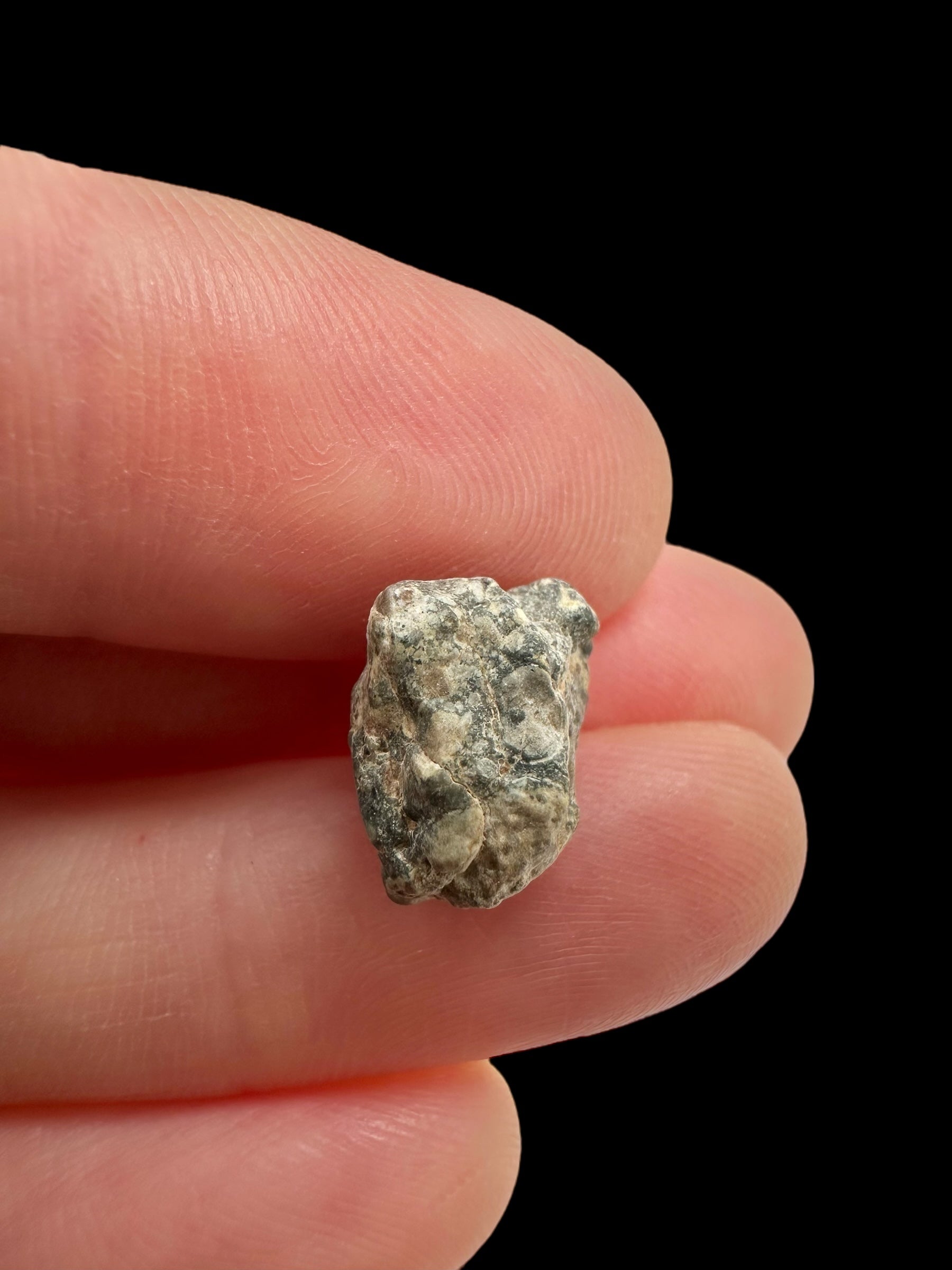 Lunar meteorite Gadamis 004 – 1g – Libya - MEGD33