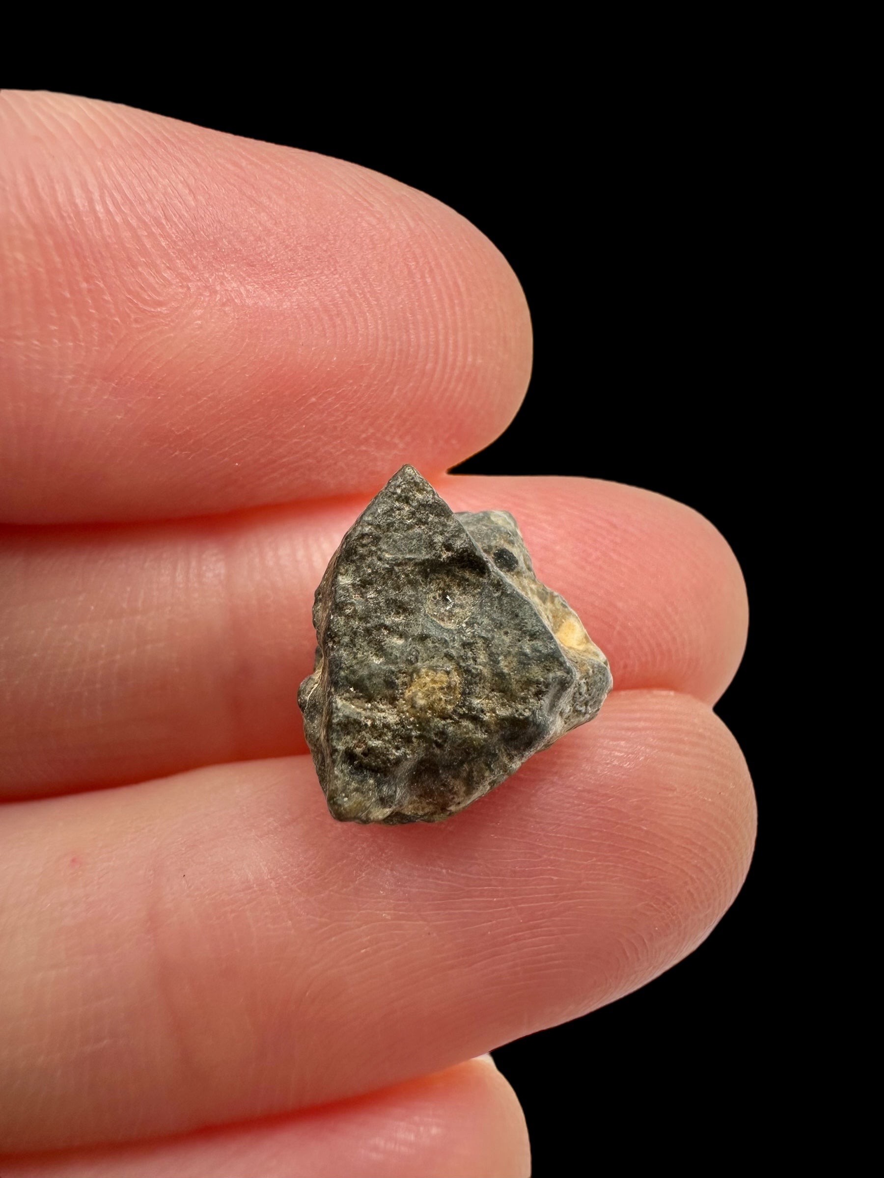 Lunar meteorite Gadamis 004 – 1g – Libya - MEGD33