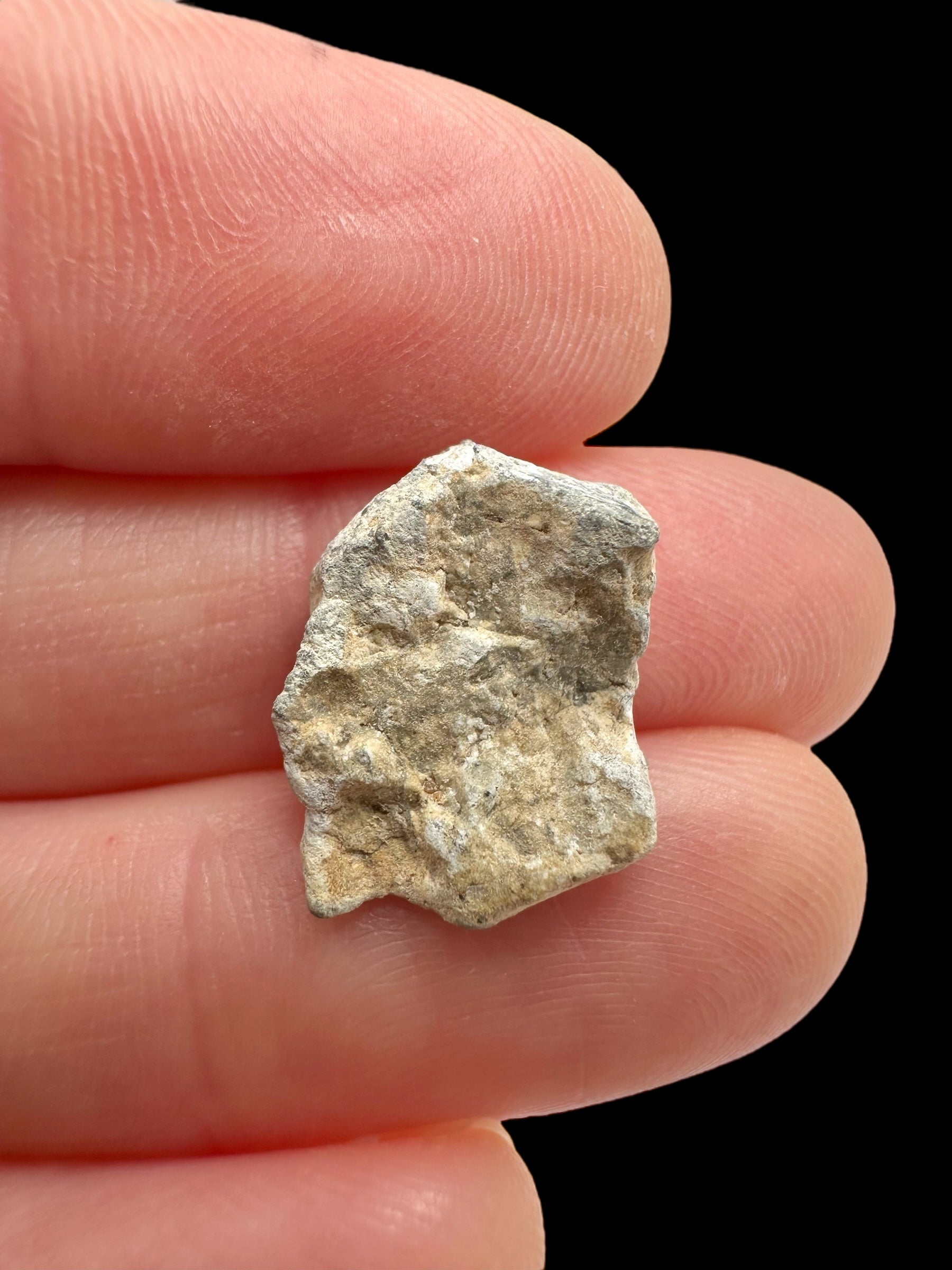 Lunar meteorite Gadamis 004 – 0,9g – Libya - MEGD34