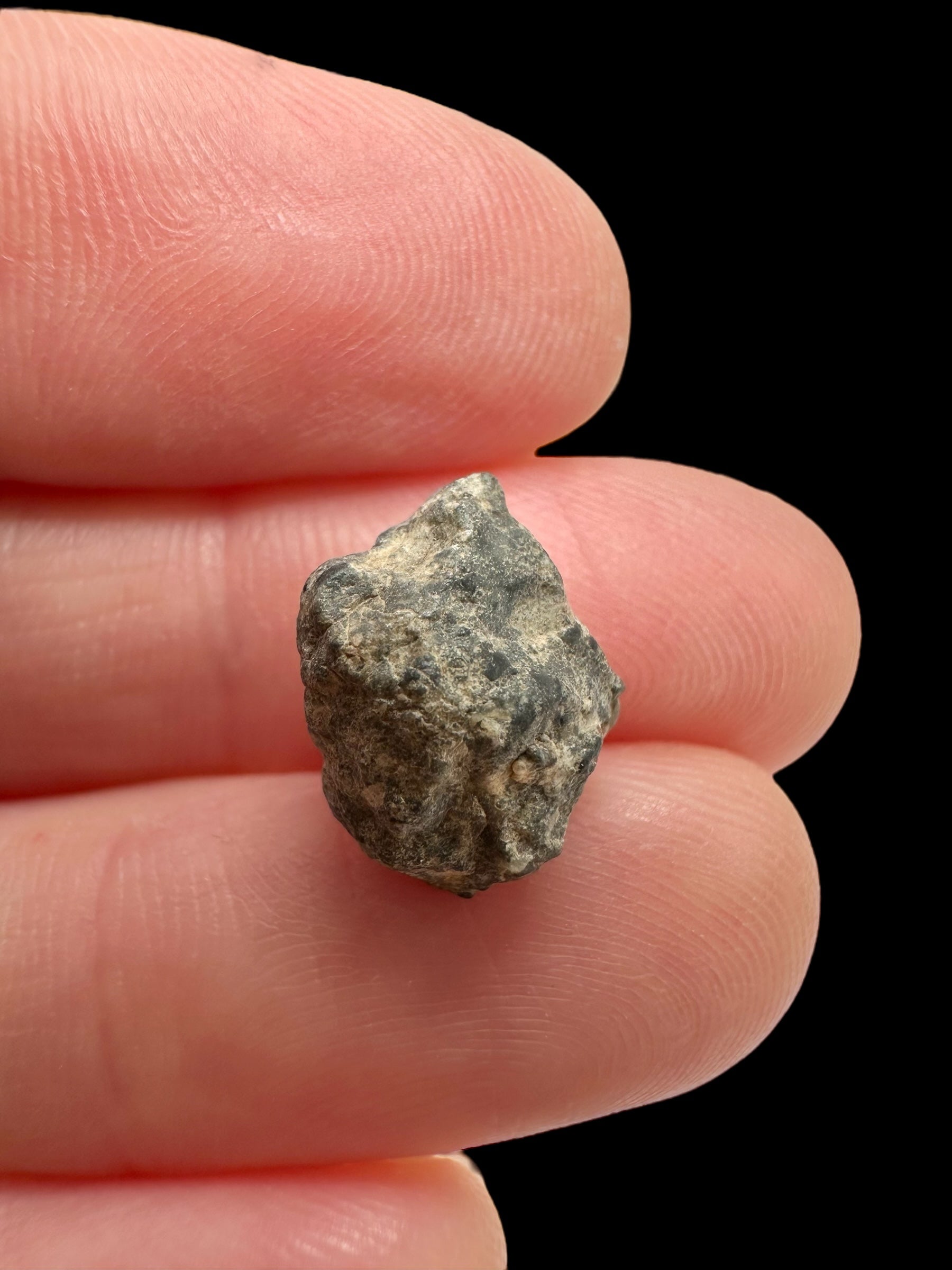 Lunar meteorite Gadamis 004 – 1,1g – Libya - MEGD35