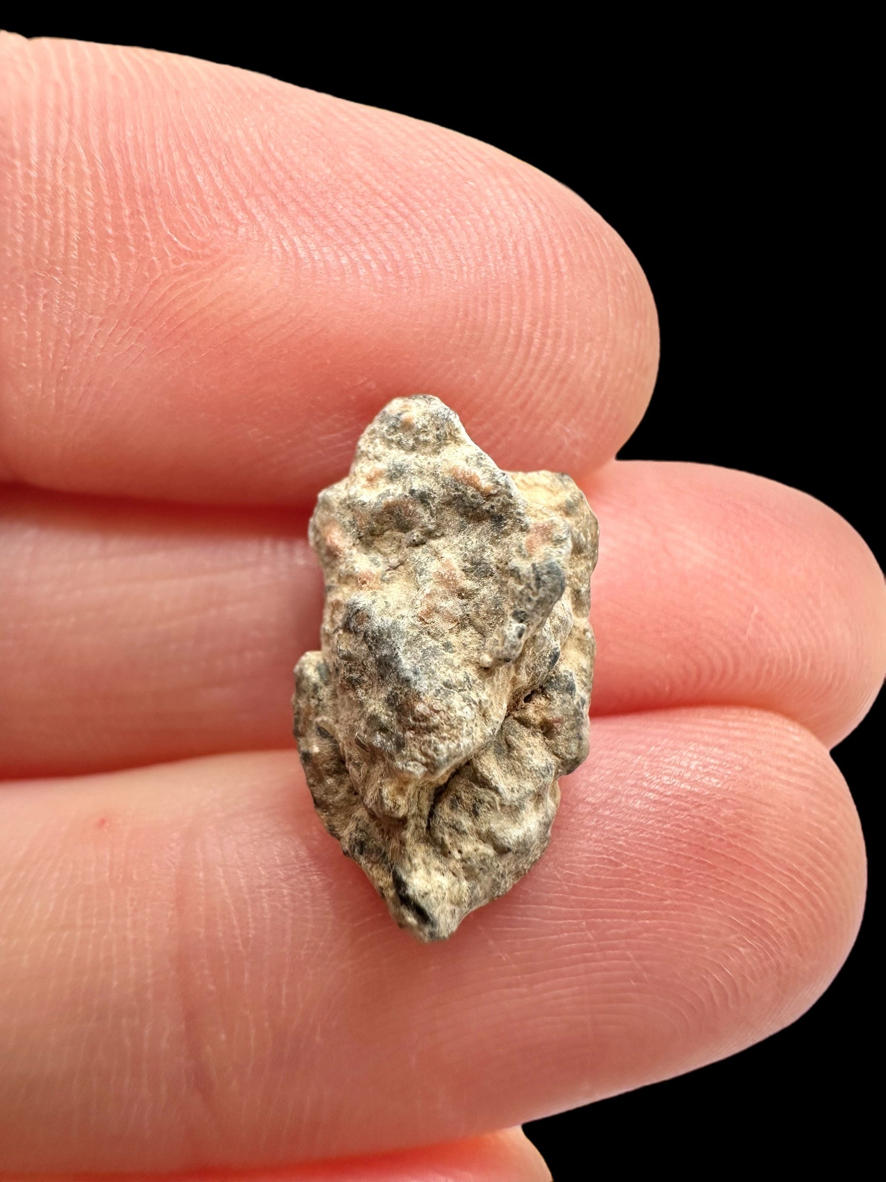 Lunar meteorite Gadamis 004 – 1,1g – Libya