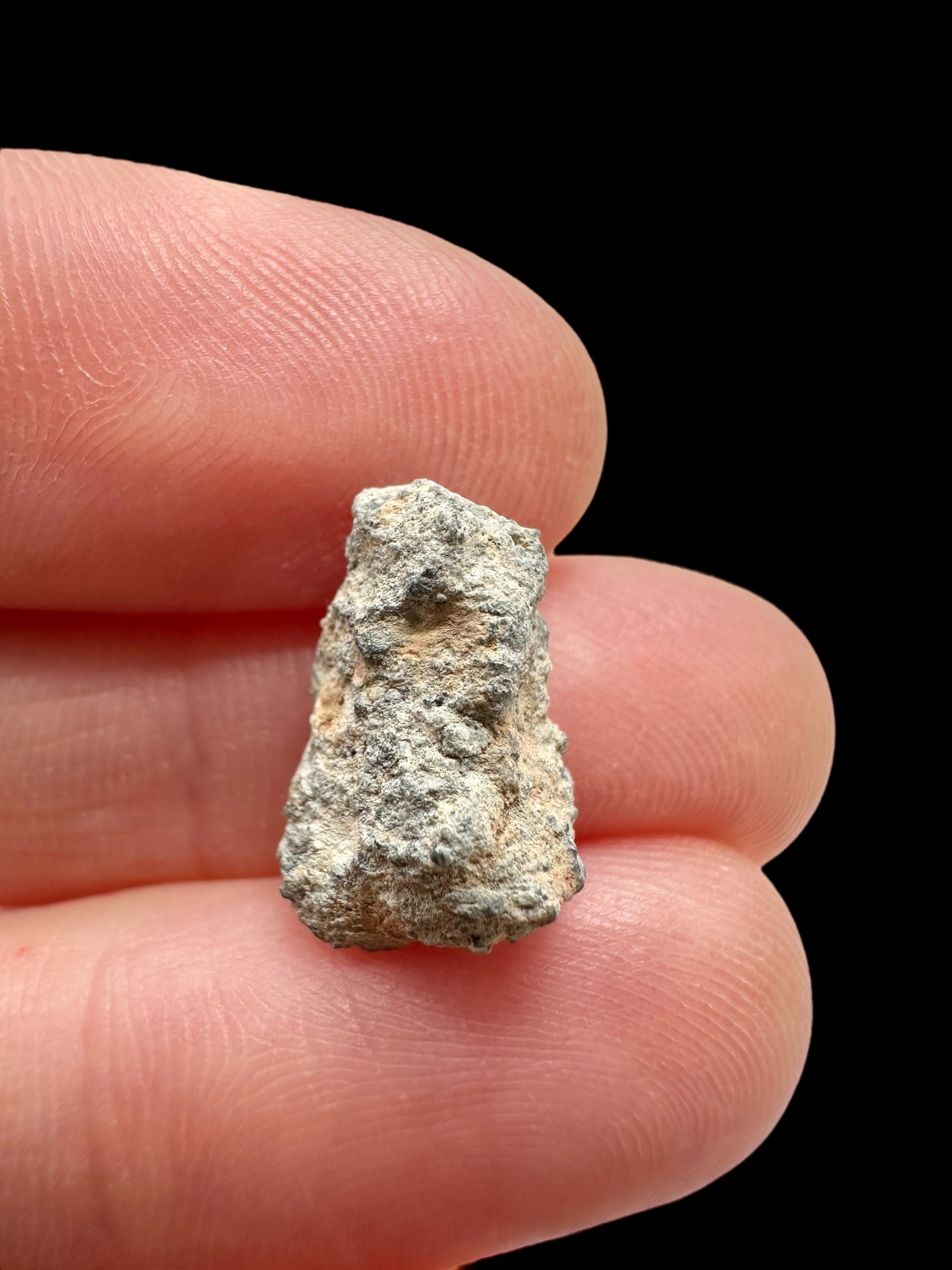 Lunar meteorite Gadamis 004 – 1g – Libya - MEGD39