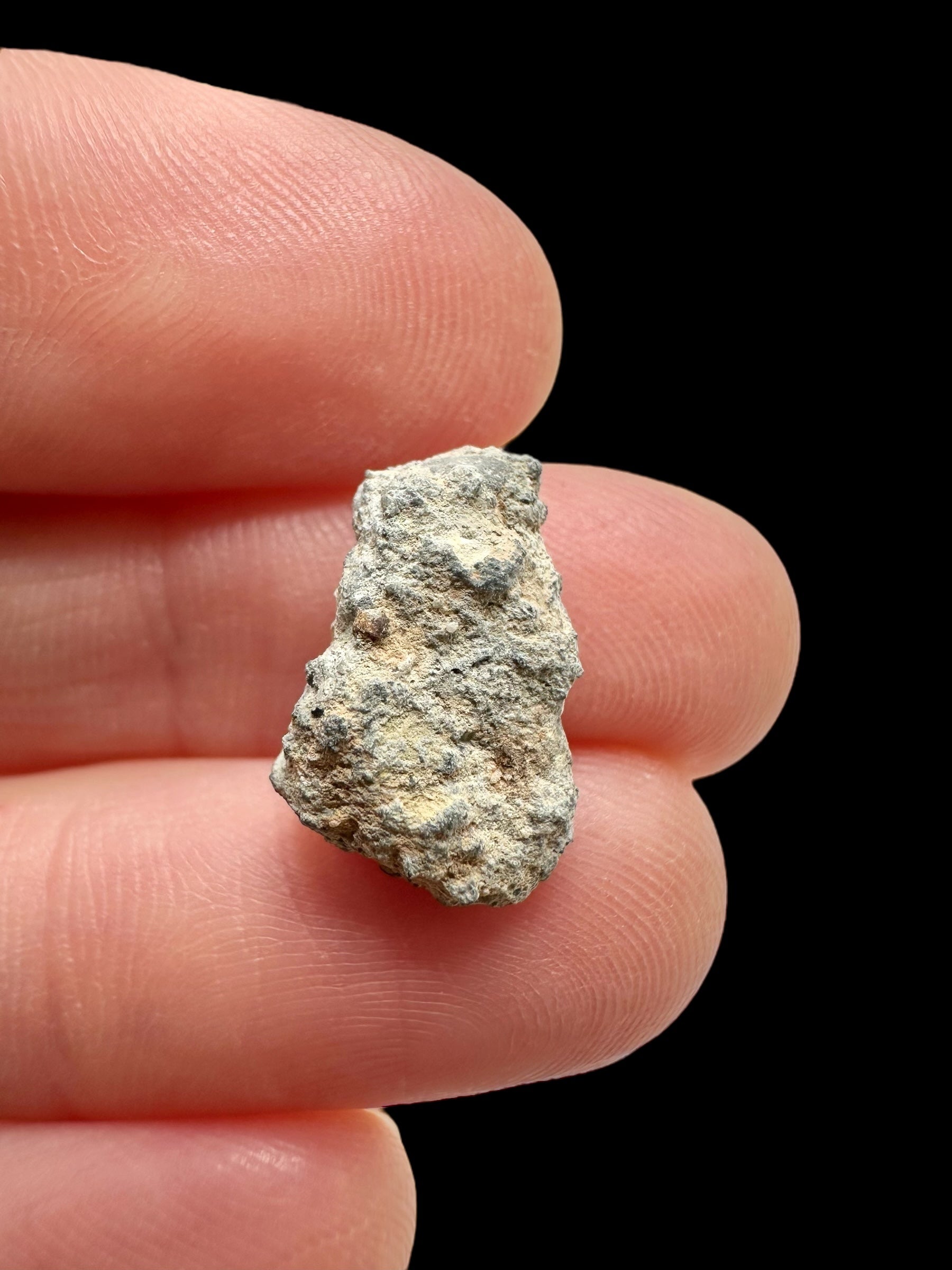 Lunar meteorite Gadamis 004 – 1g – Libya