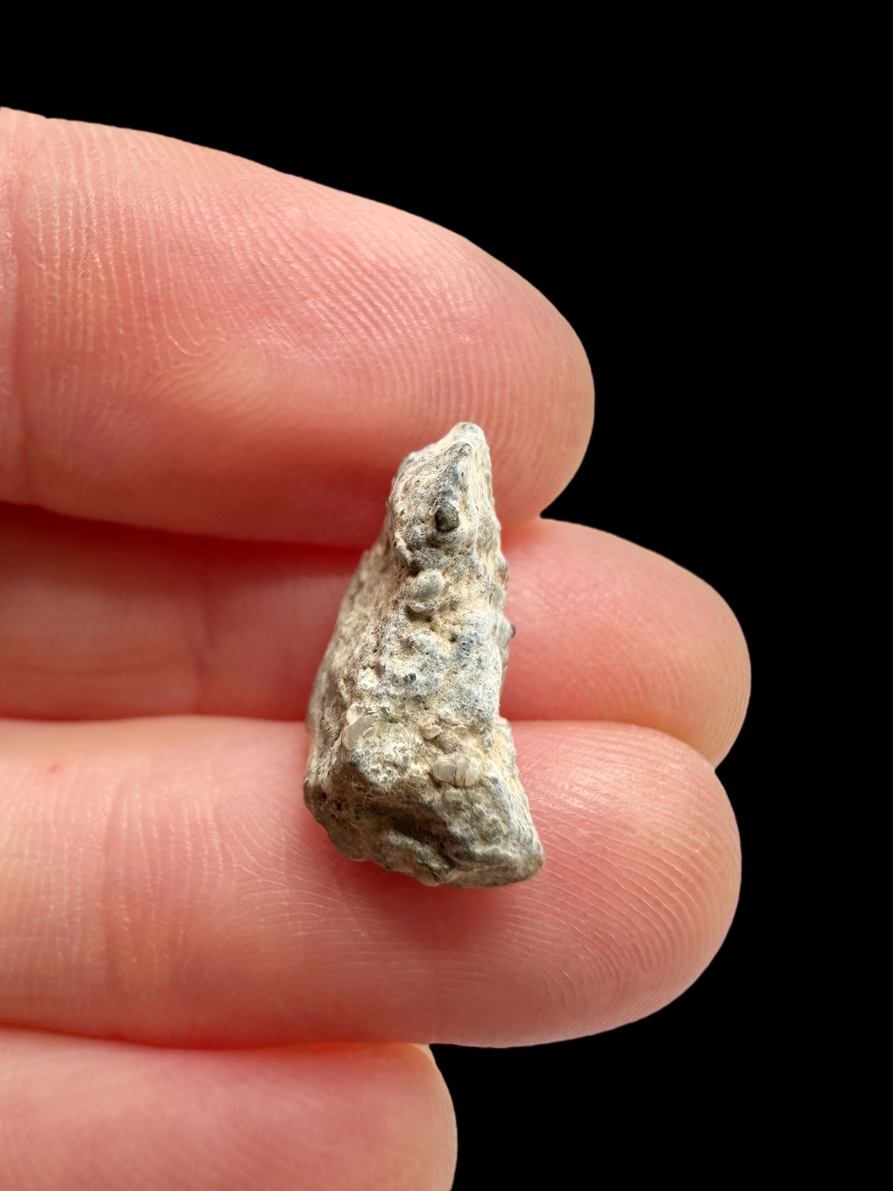 Lunar meteorite Gadamis 004 – 1,1g – Libya - MEGD40