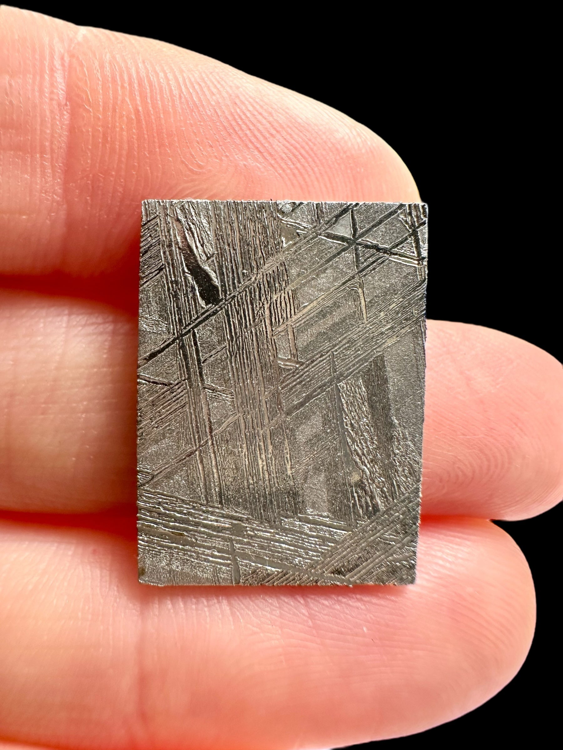 Meteorite Muonionalusta 3,9g – Extra quality – Norrbotten, Sweden