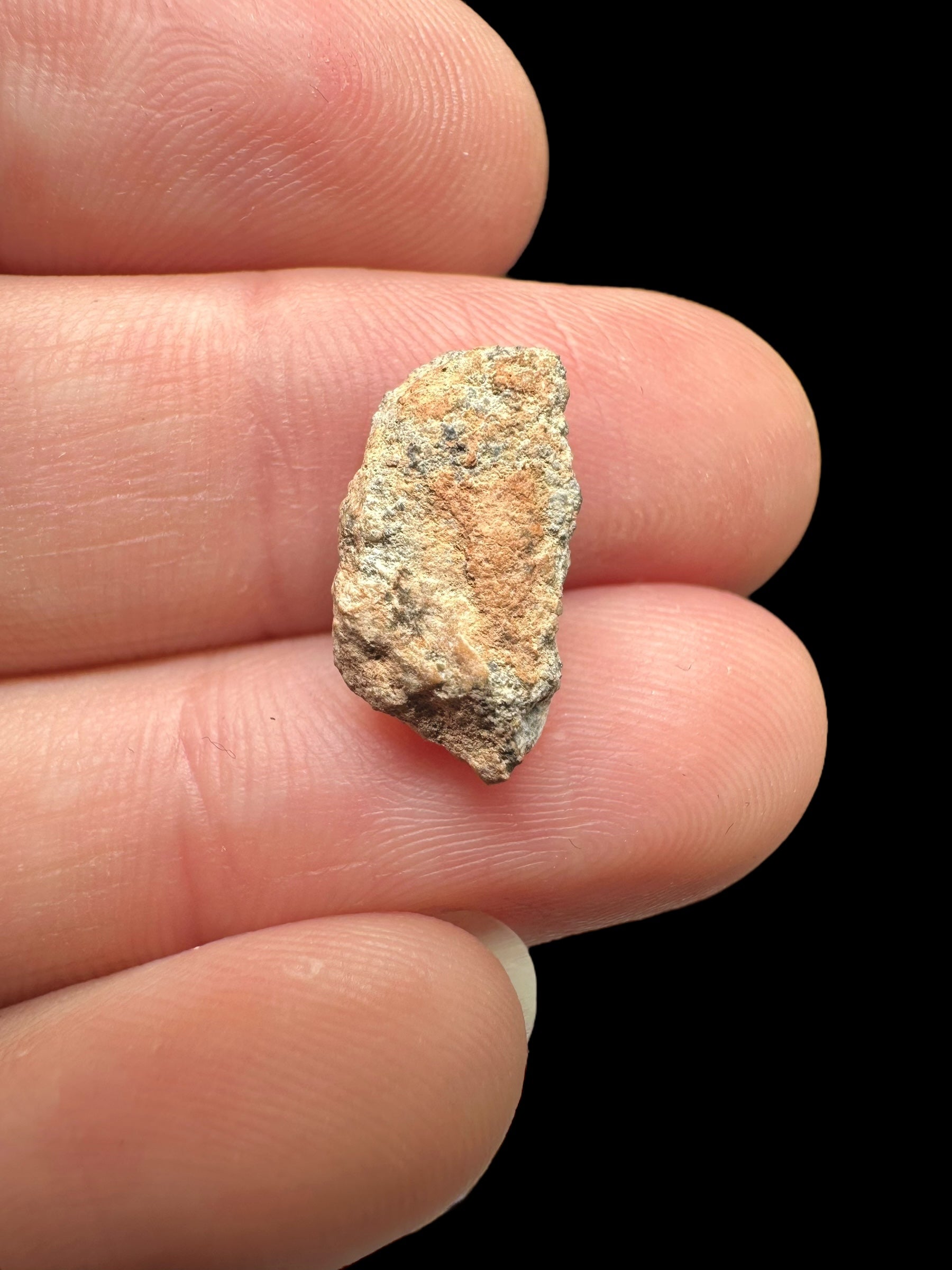 Lunar meteorite Bechar 007 – 0,8g – Algeria - MEBA53