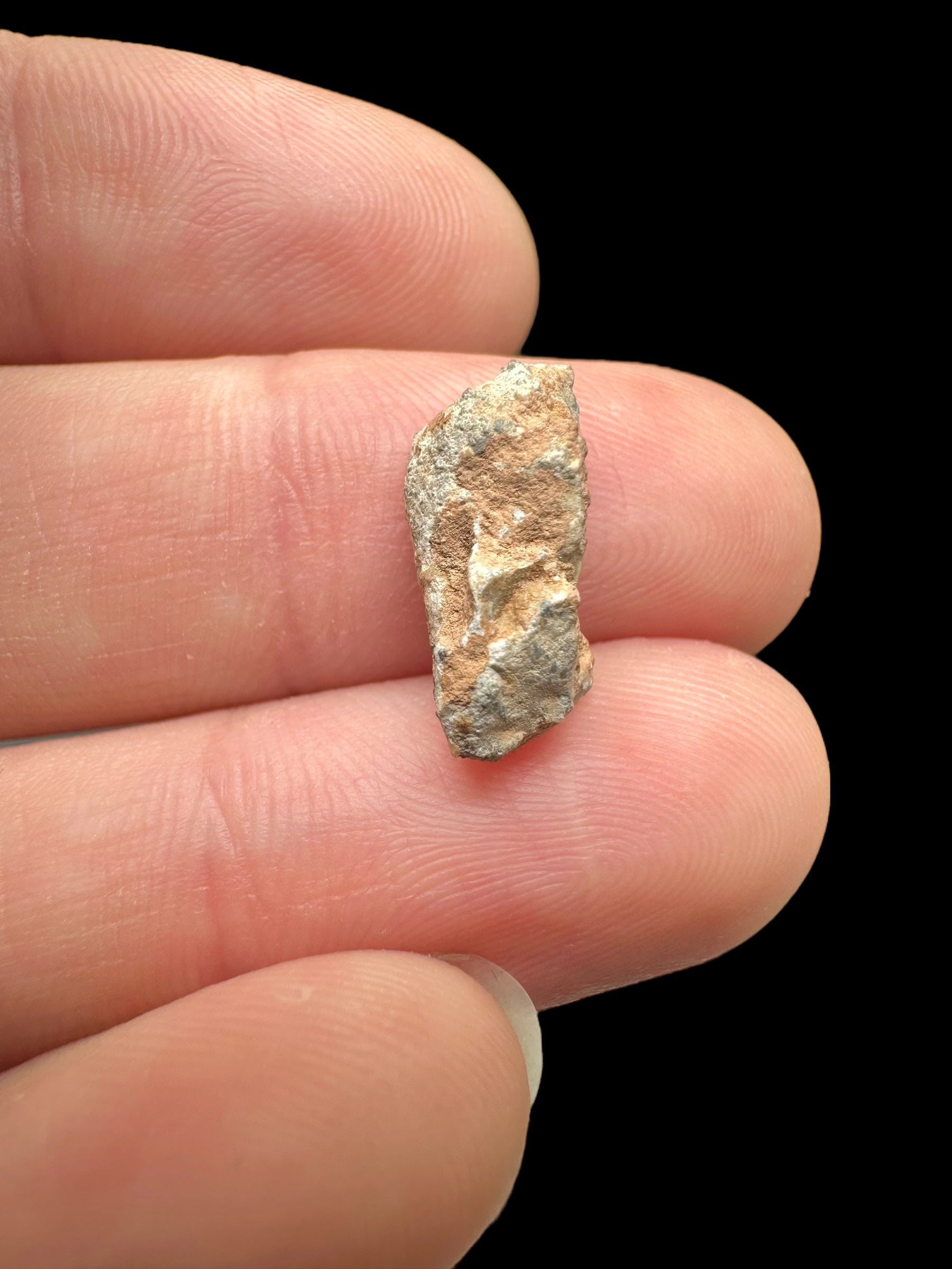 Lunar meteorite Bechar 007 – 0,8g – Algeria - MEBA63