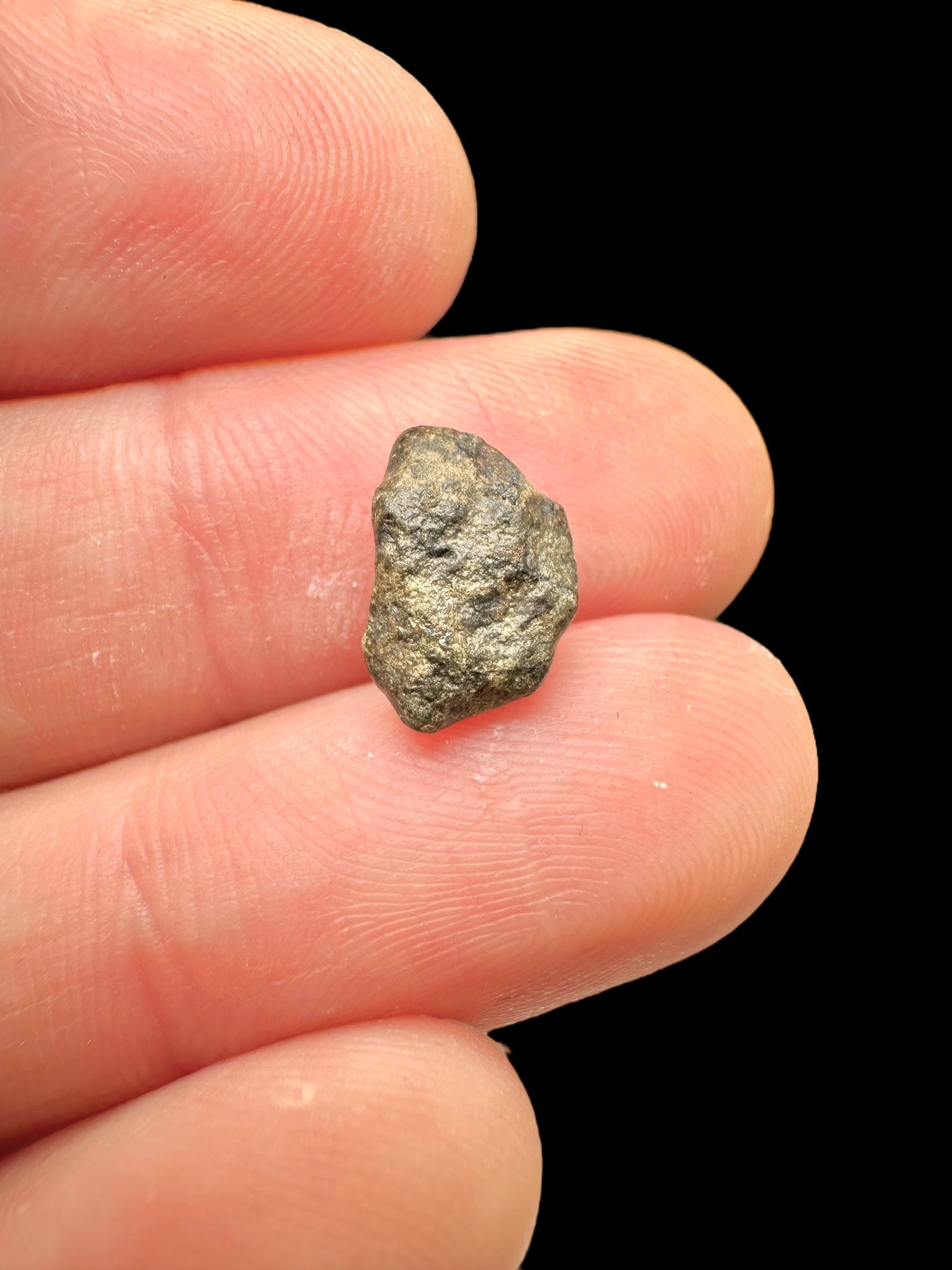 Meteorite Amgala 001 – 0,5g / raw – Western Sahara - MEAM31