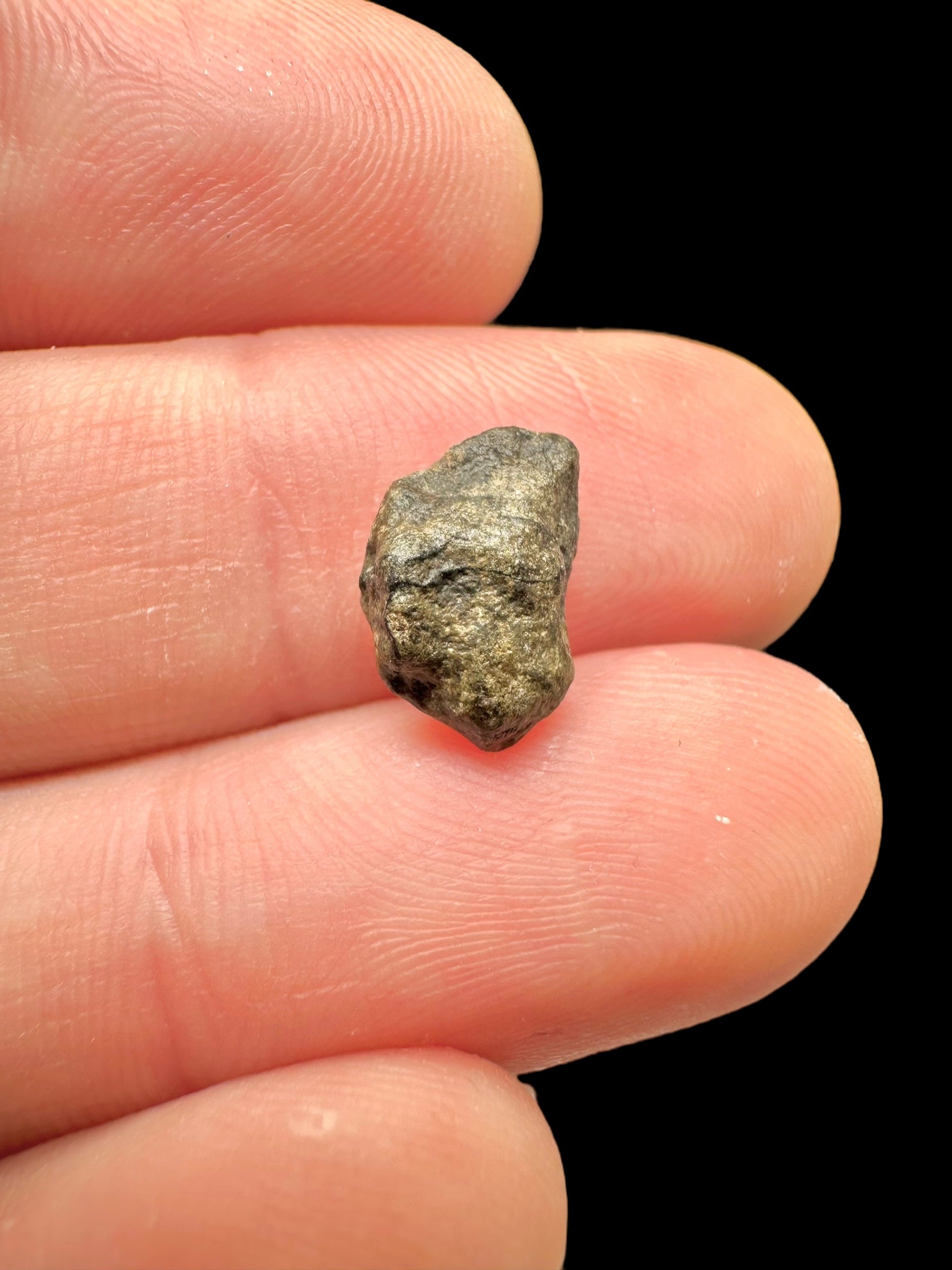 Meteorite Amgala 001 – 0,5g / raw – Western Sahara - MEAM31