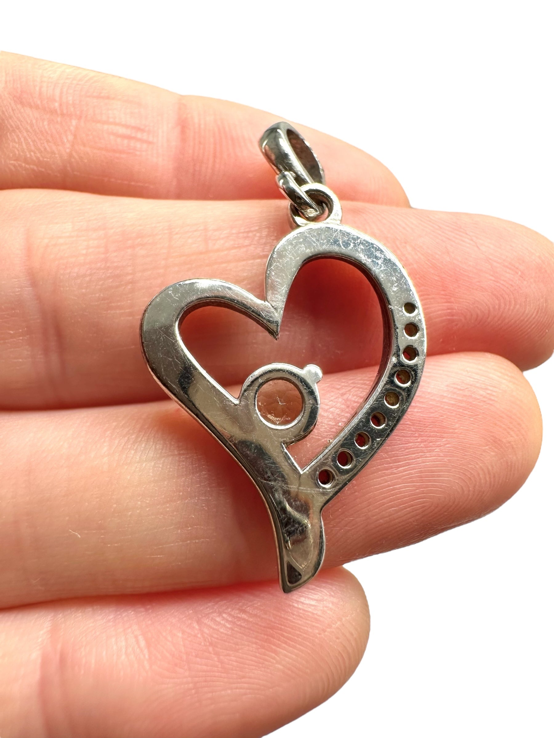 Silver heart-shaped pendant with faceted moldavite and Czech garnets - SP/V683