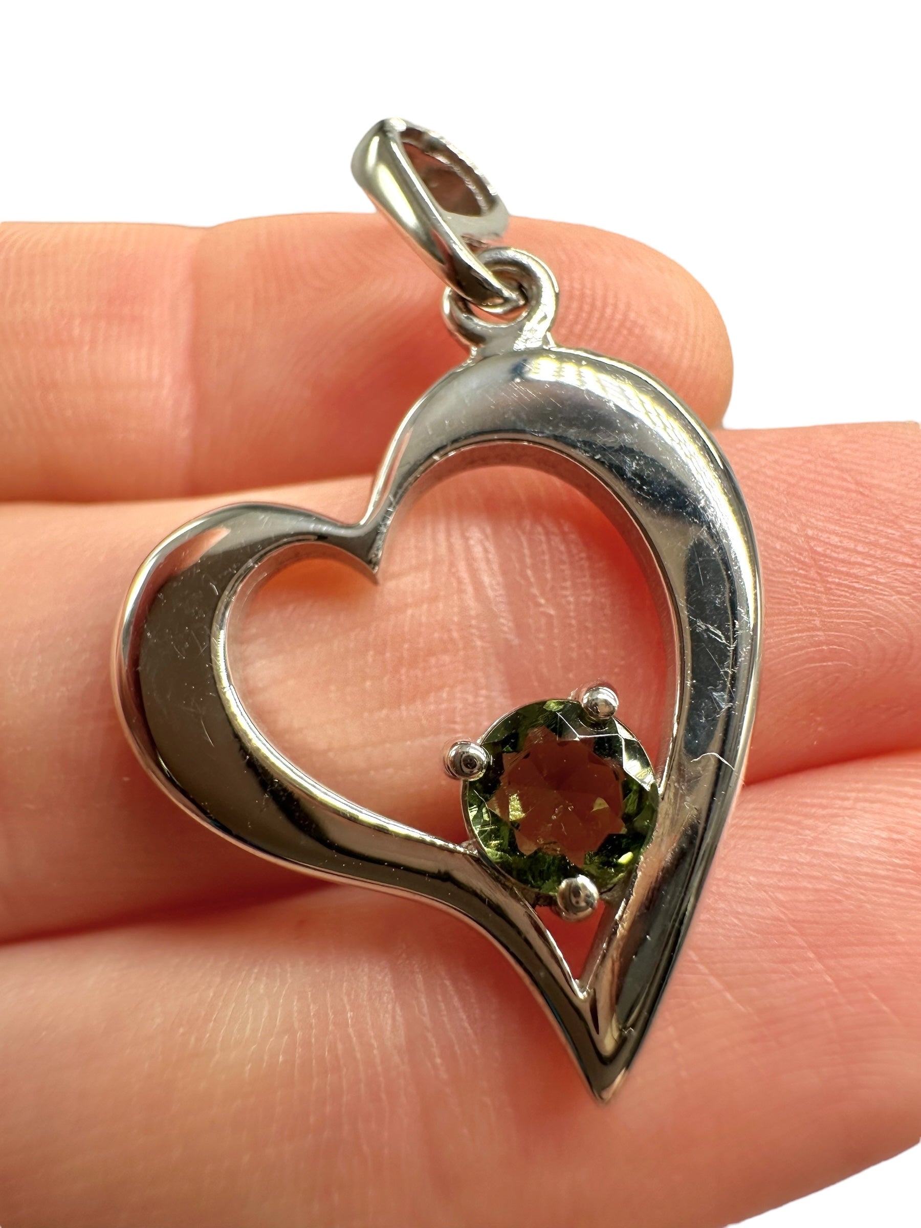 Silver heart-shaped pendant with faceted moldavite - SP/V687