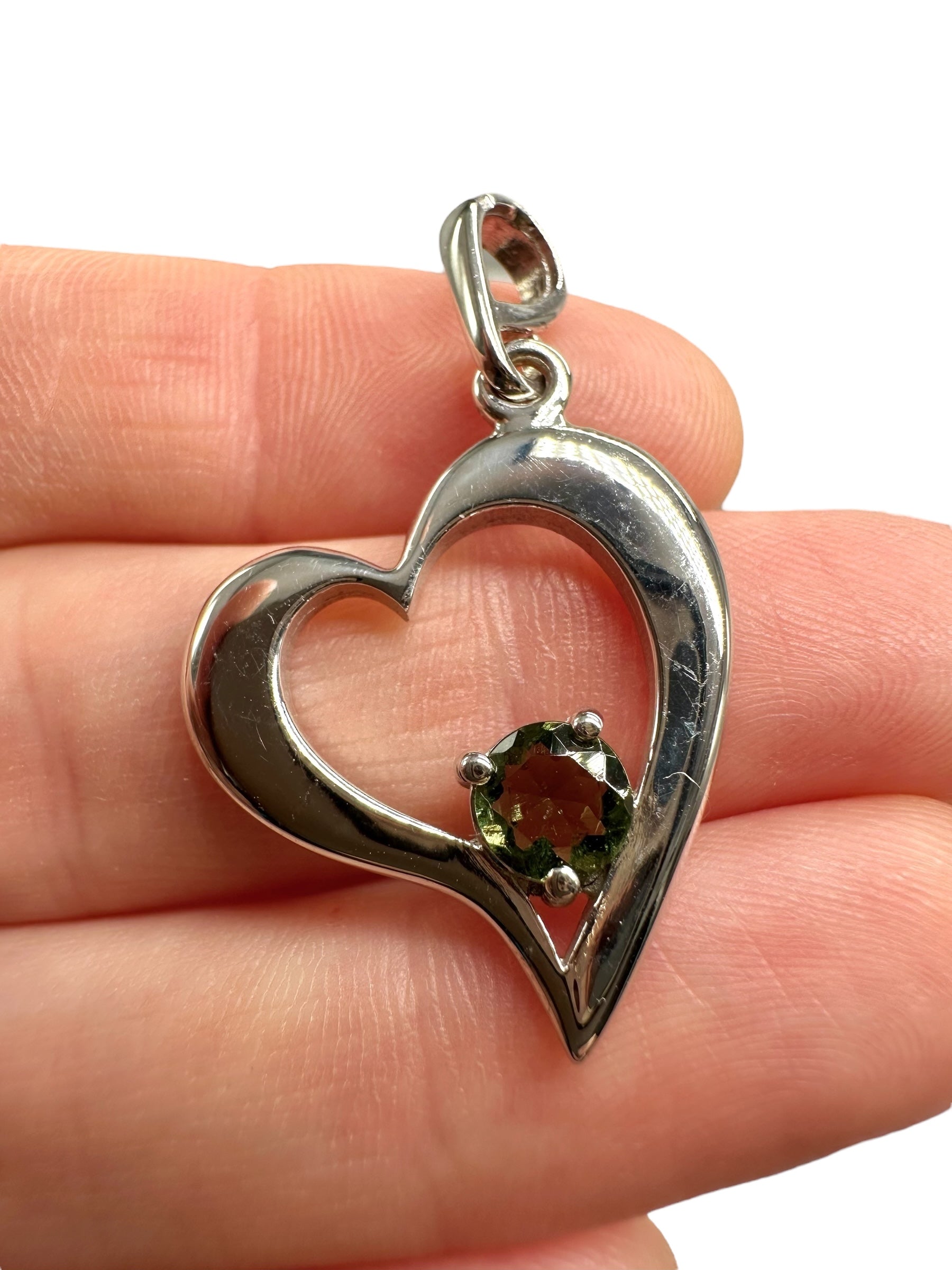 Silver heart-shaped pendant with faceted moldavite - SP/V687