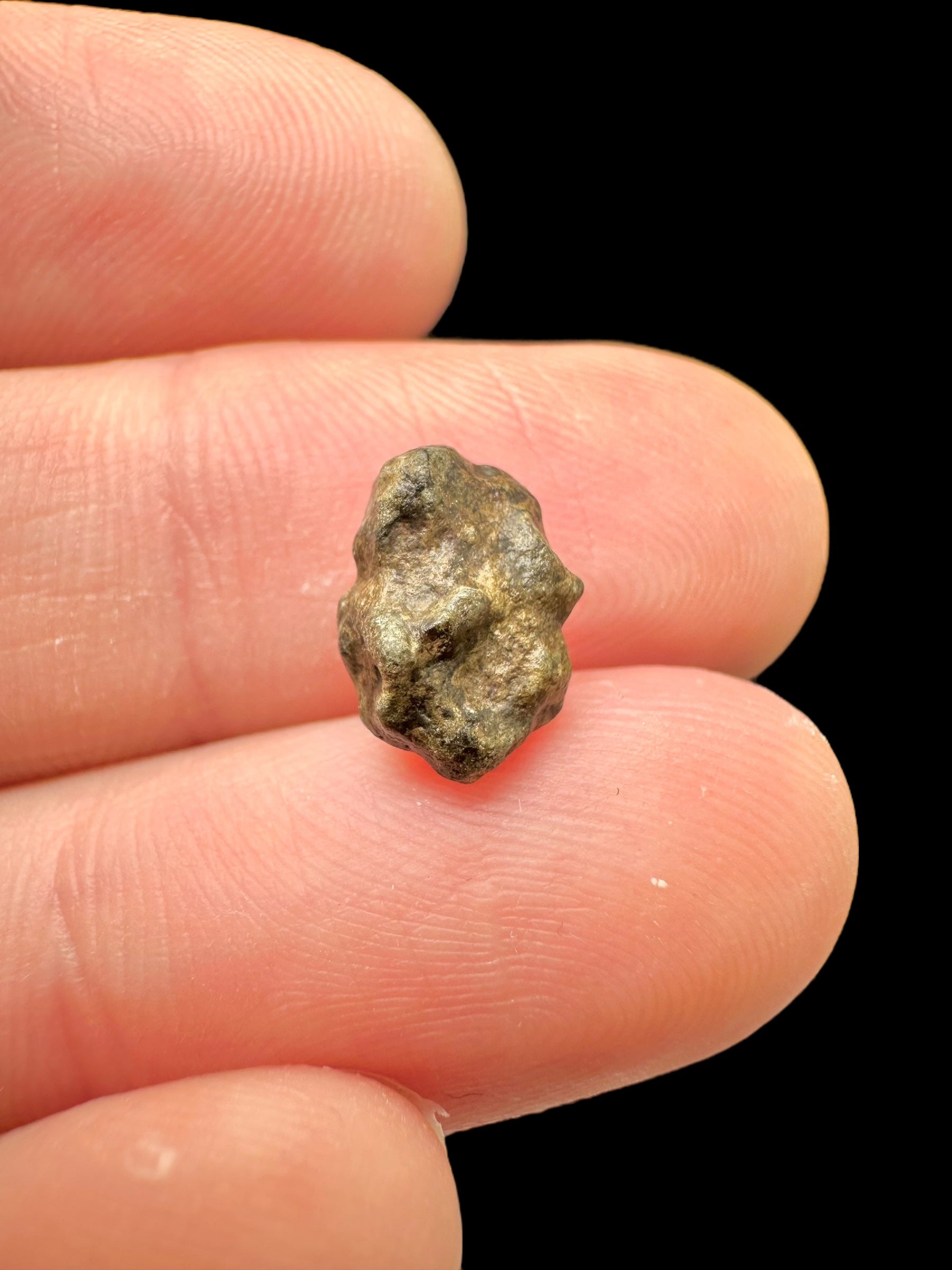 Meteorite Amgala 001 – 0,5g / raw – Western Sahara - MEAM32