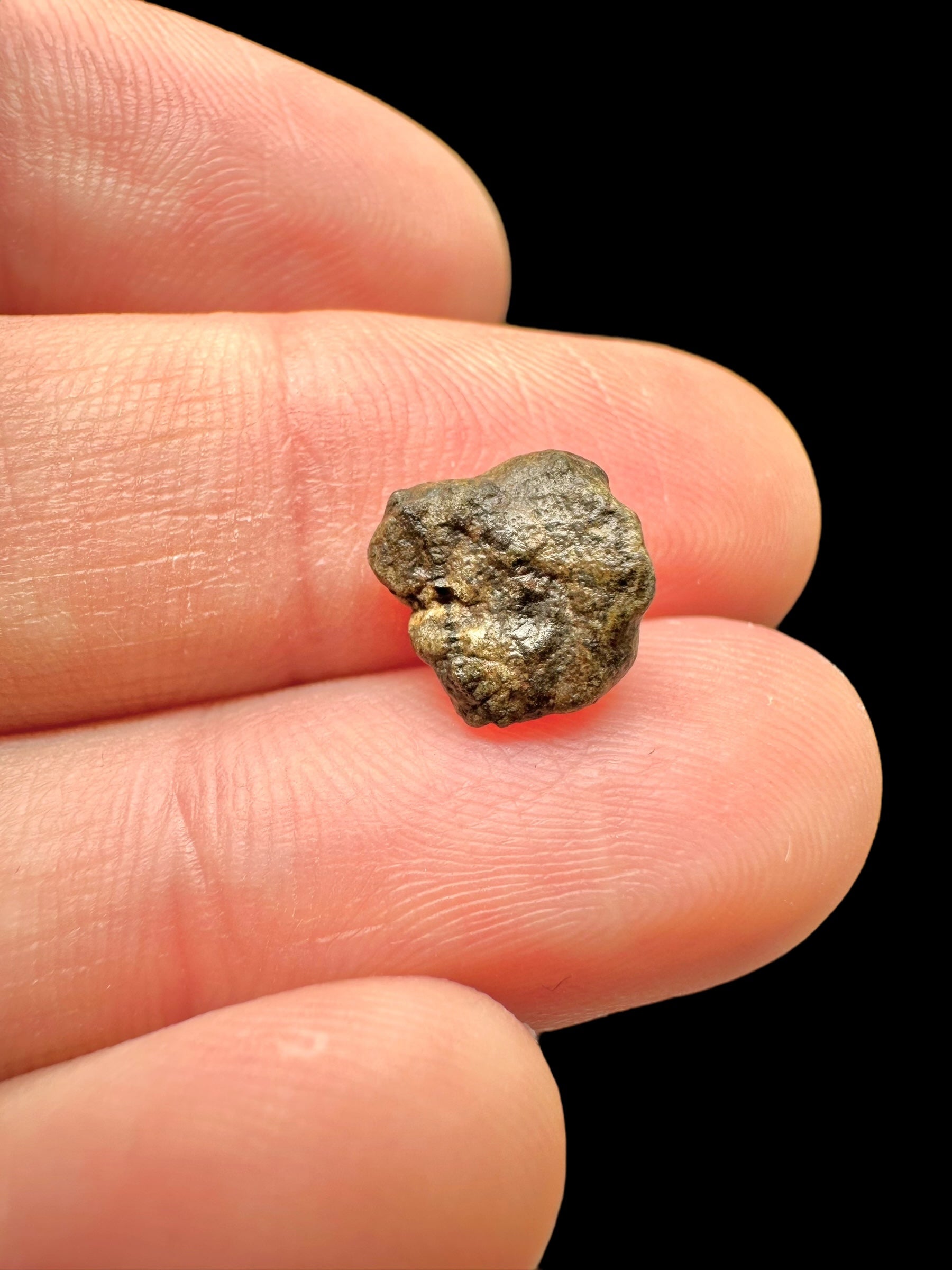 Meteorite Amgala 001 – 0,5g / raw – Western Sahara - MEAM34