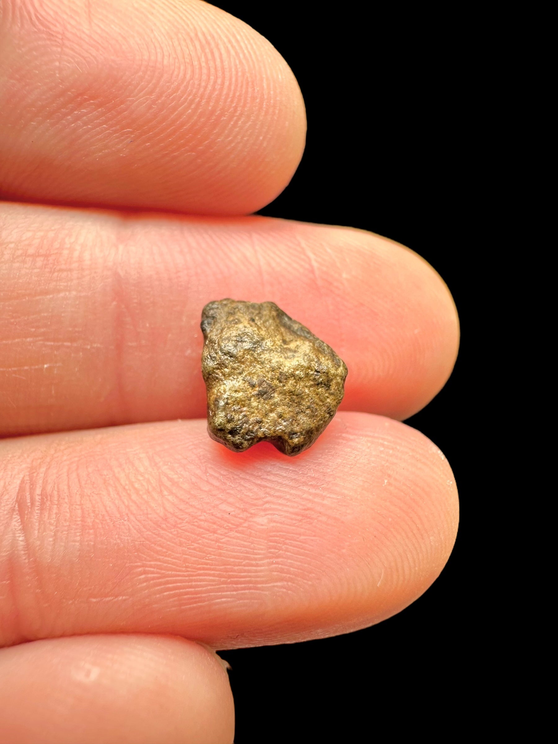 Meteorite Amgala 001 – 0,5g / raw – Western Sahara - MEAM35