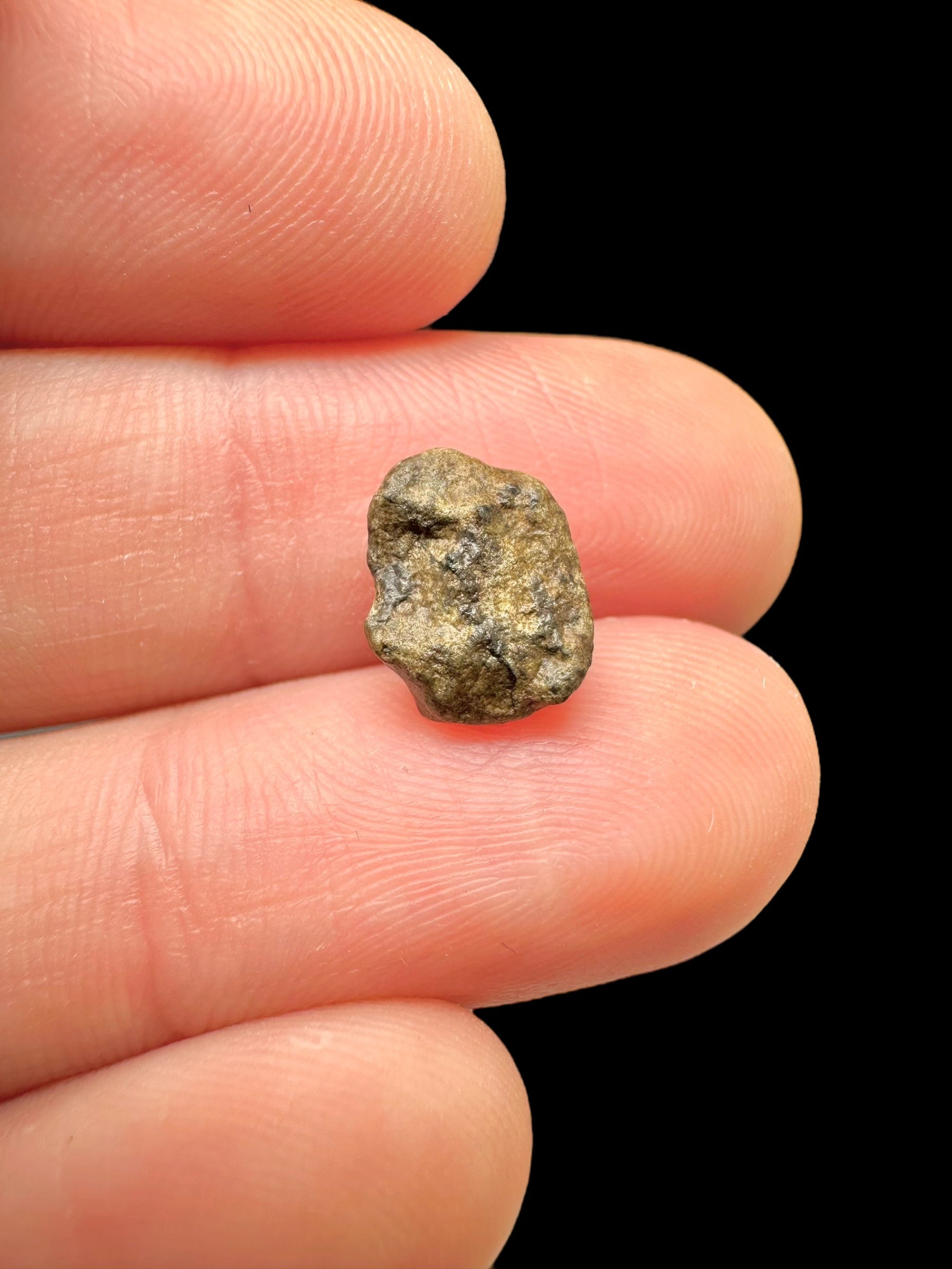 Meteorite Amgala 001 – 0,5g / raw – Western Sahara - MEAM38