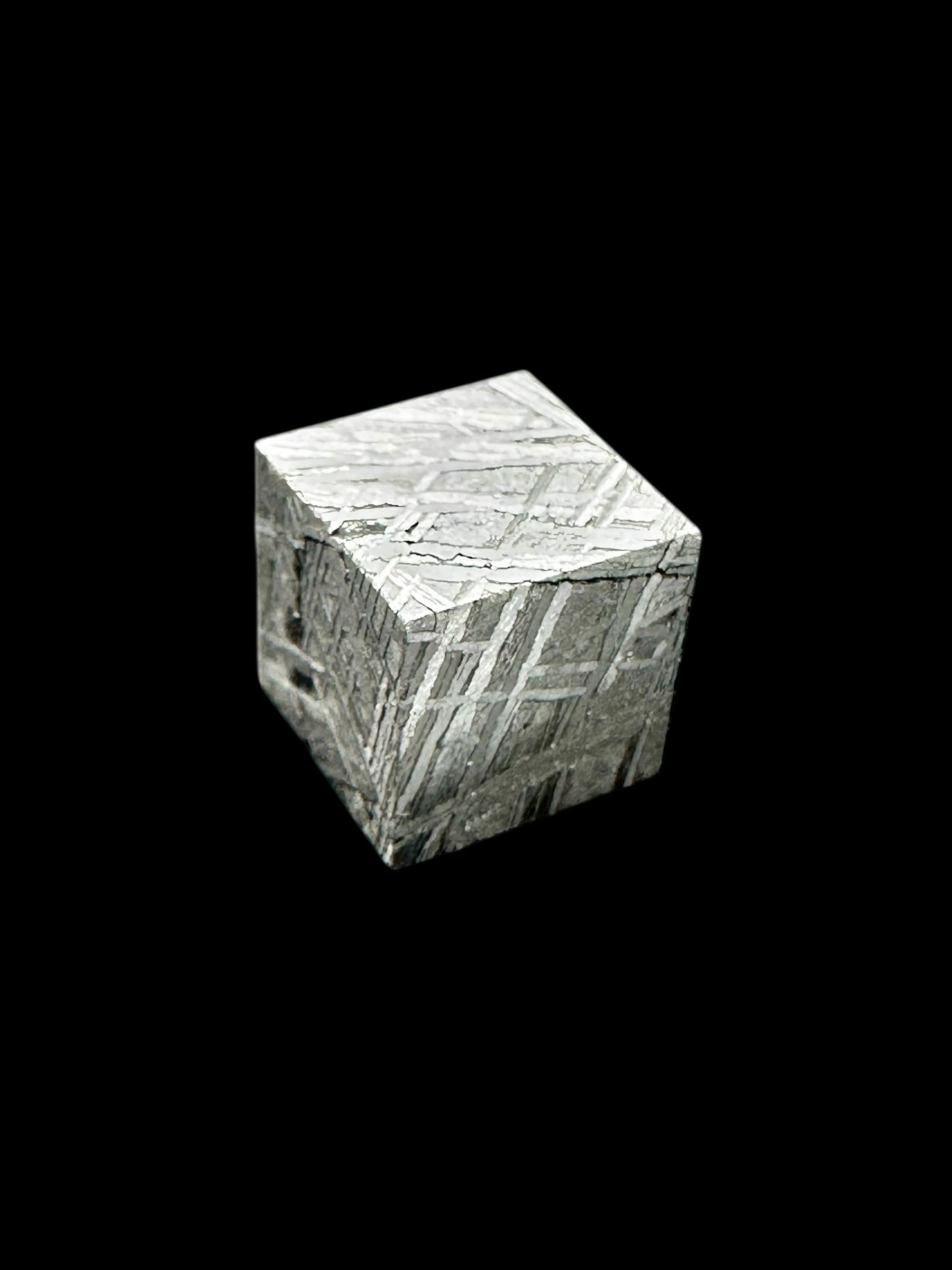 Meteorite Muonionalusta cube 10mm – Norrbotten, Sweden - MEMO148