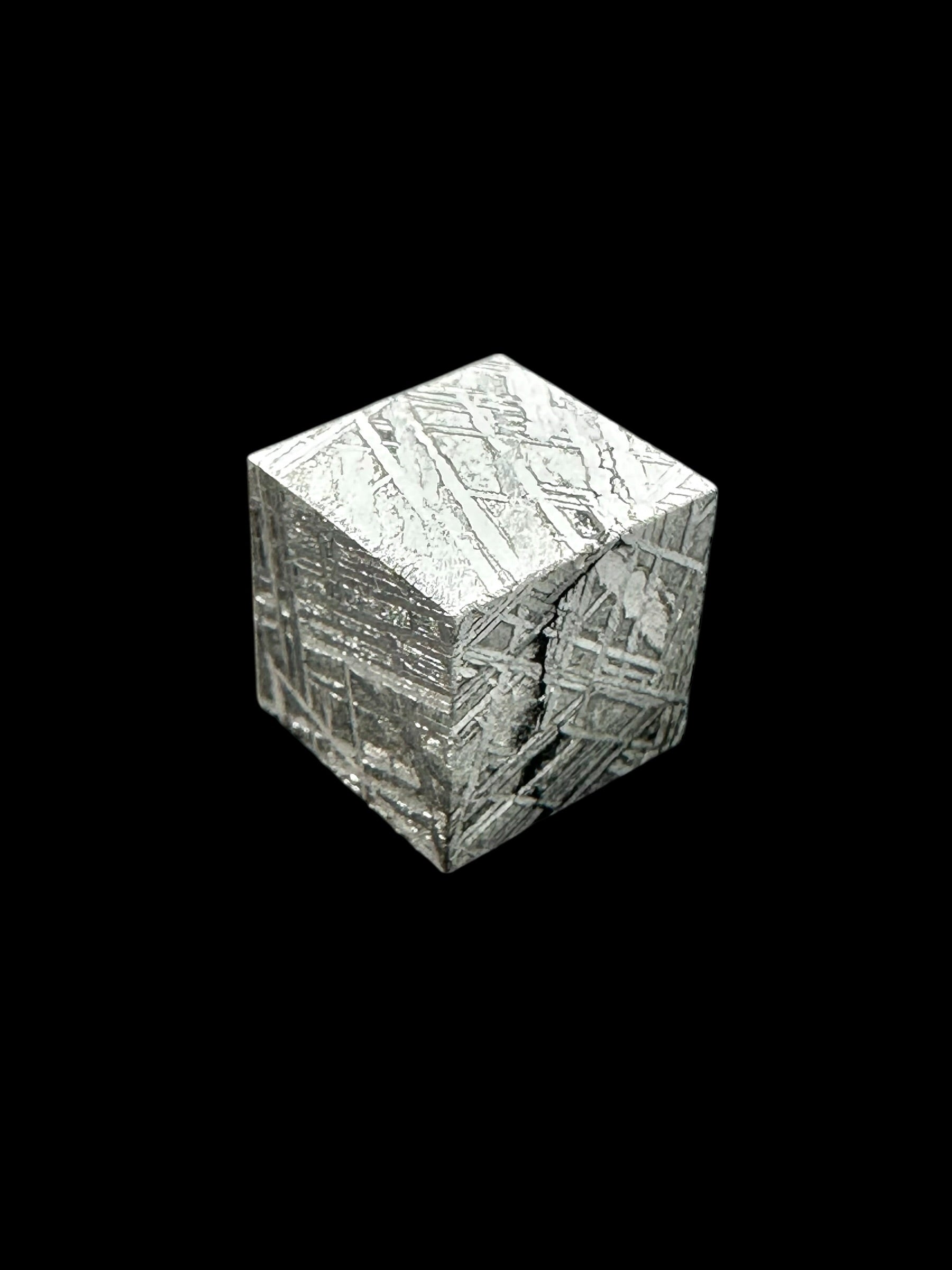 Meteorite Muonionalusta cube 10mm – Norrbotten, Sweden - MEMO148
