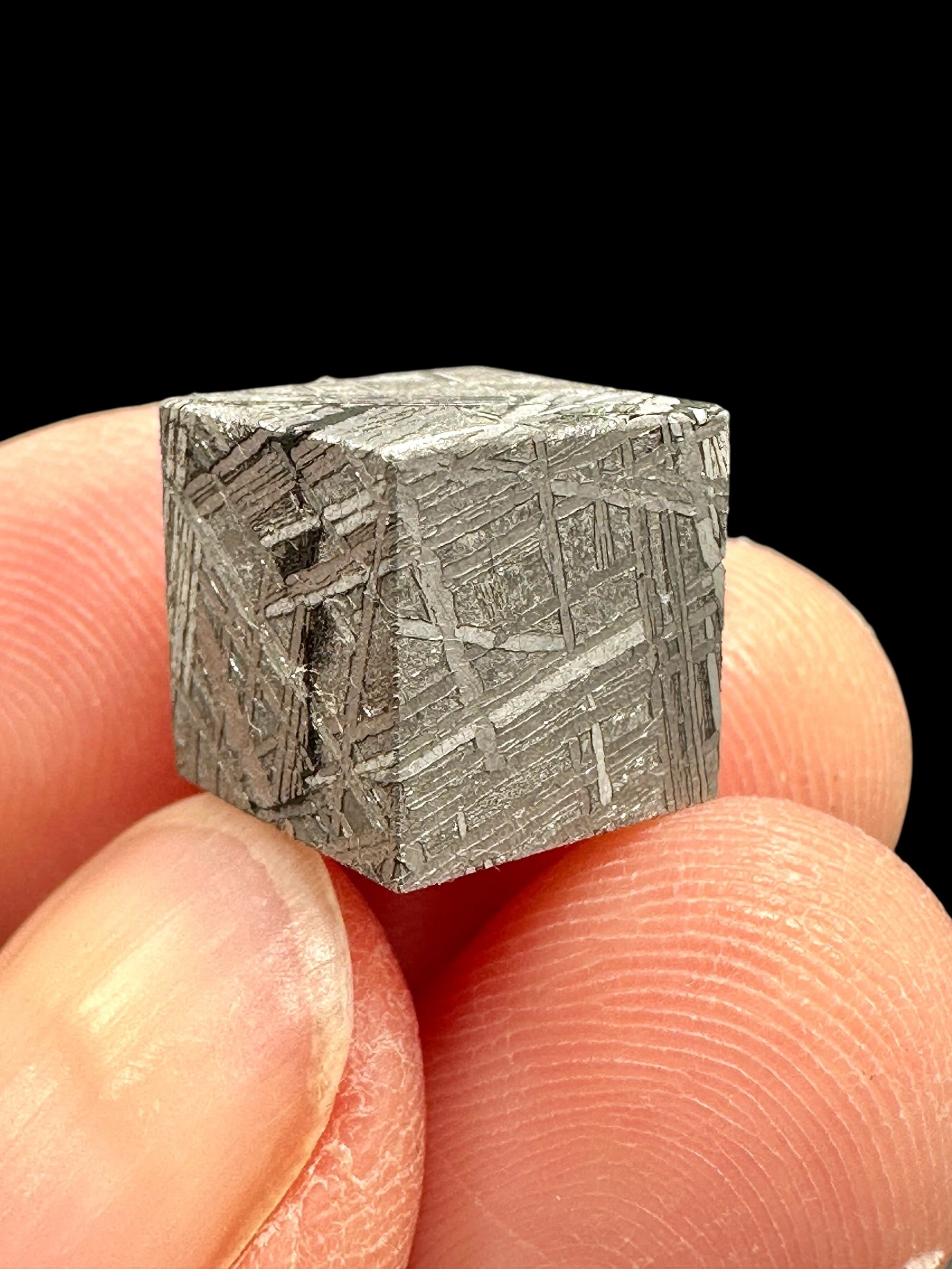 Meteorite Muonionalusta cube 10mm – Norrbotten, Sweden - MEMO148
