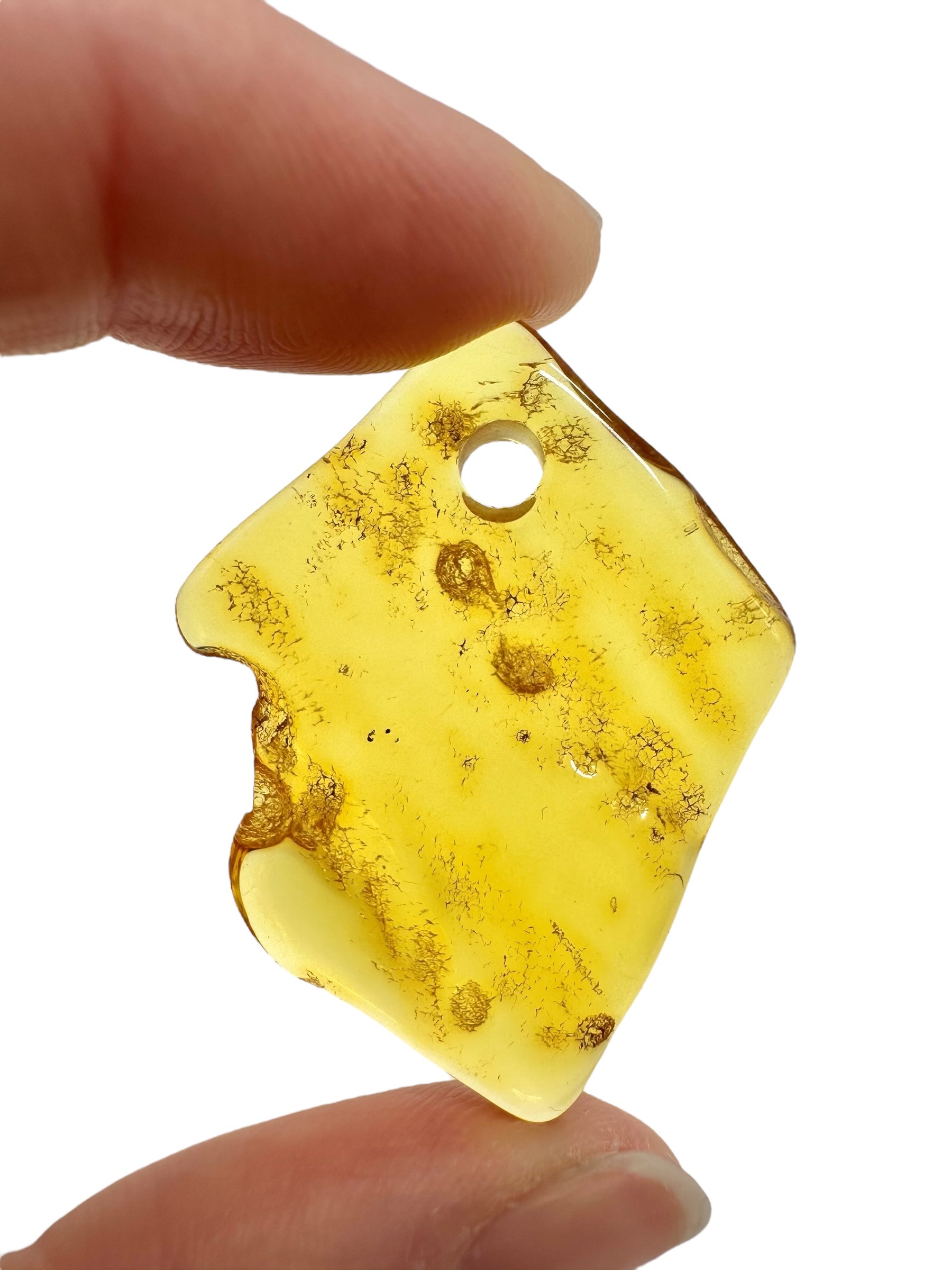 Amber with a drilled hole for hanging 3,3g – Lithuania - JND163
