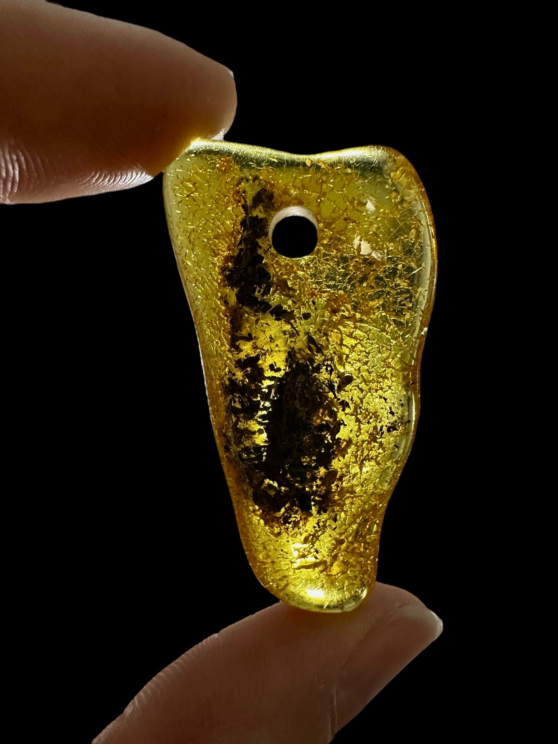 Amber with a drilled hole for hanging 4g – Lithuania - JND164
