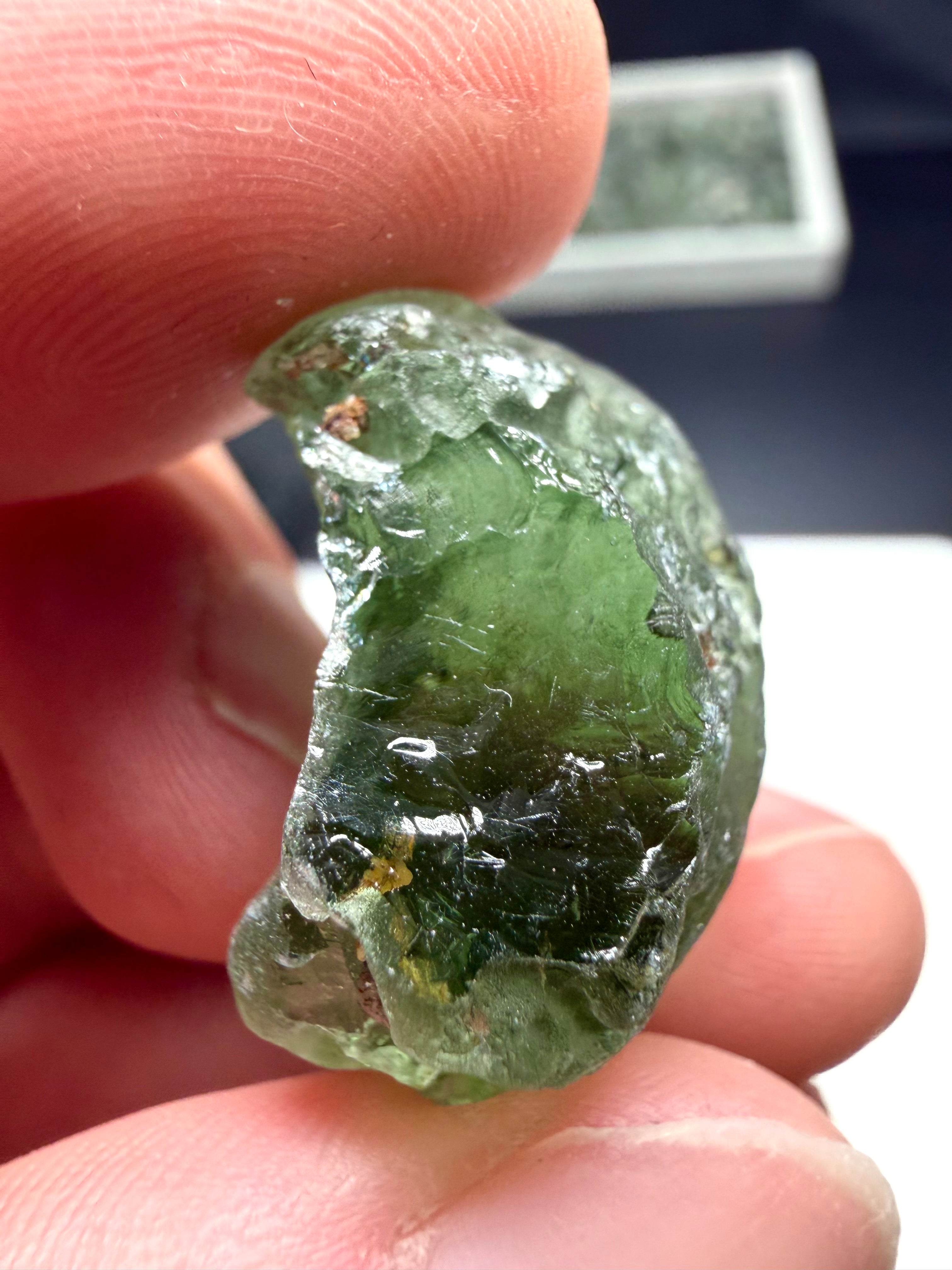 Moldavites for cutting – Radomilice – 92g - VVEL66