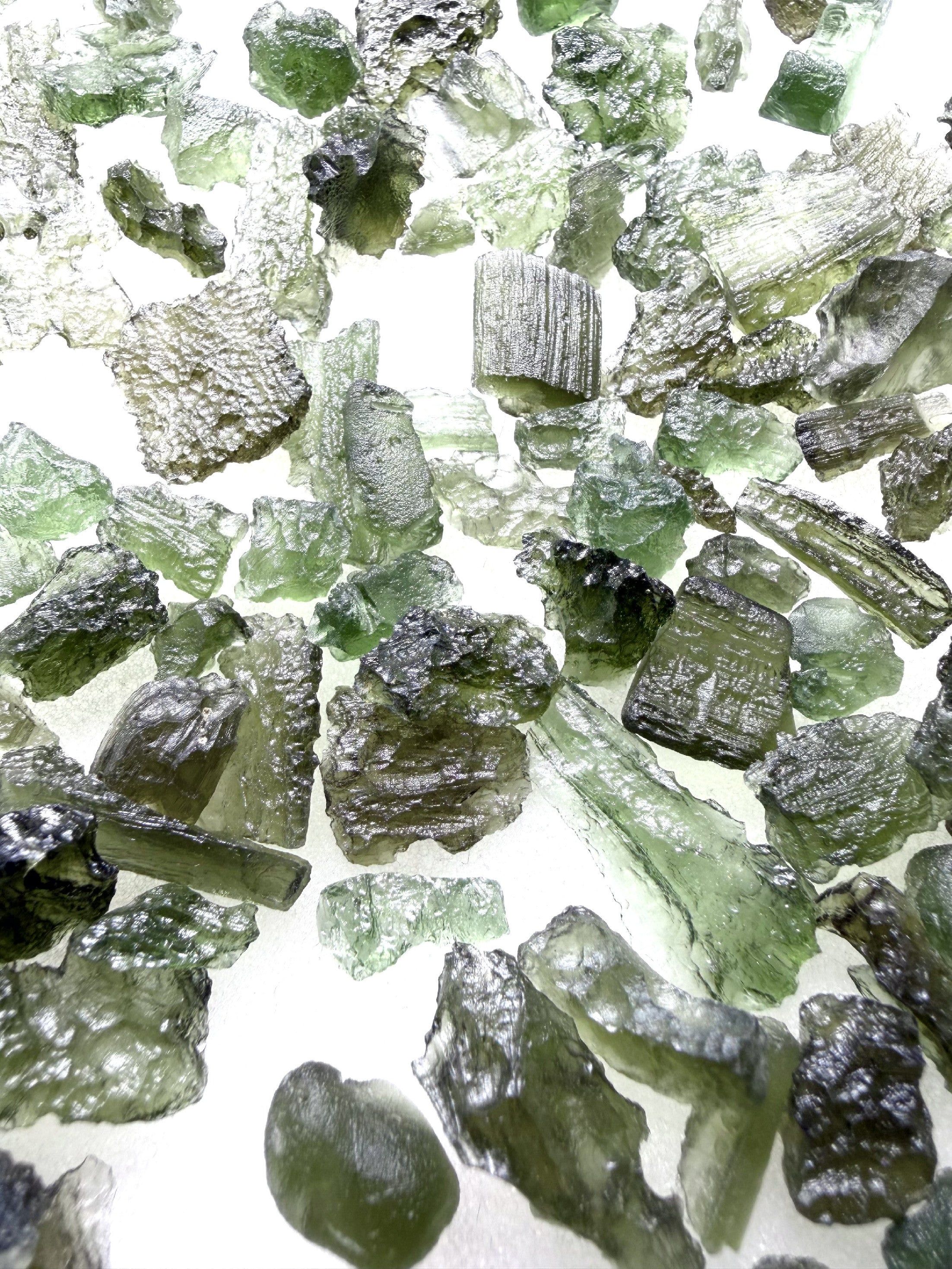 Moldavites from Chlum 0-1g – Undamaged – 100g - VVEL68