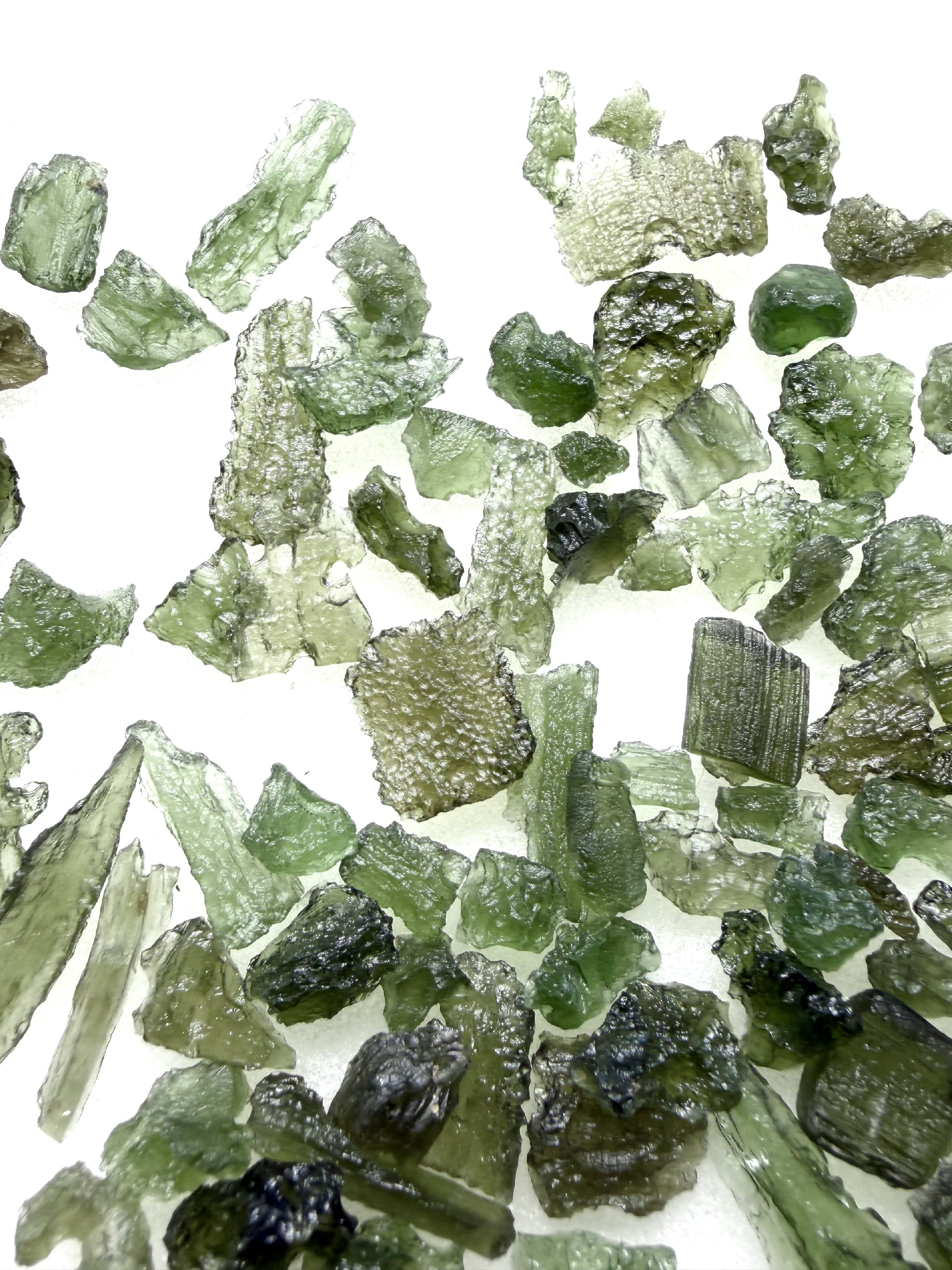 Moldavites from Chlum 0-1g – Undamaged – 100g - VVEL68