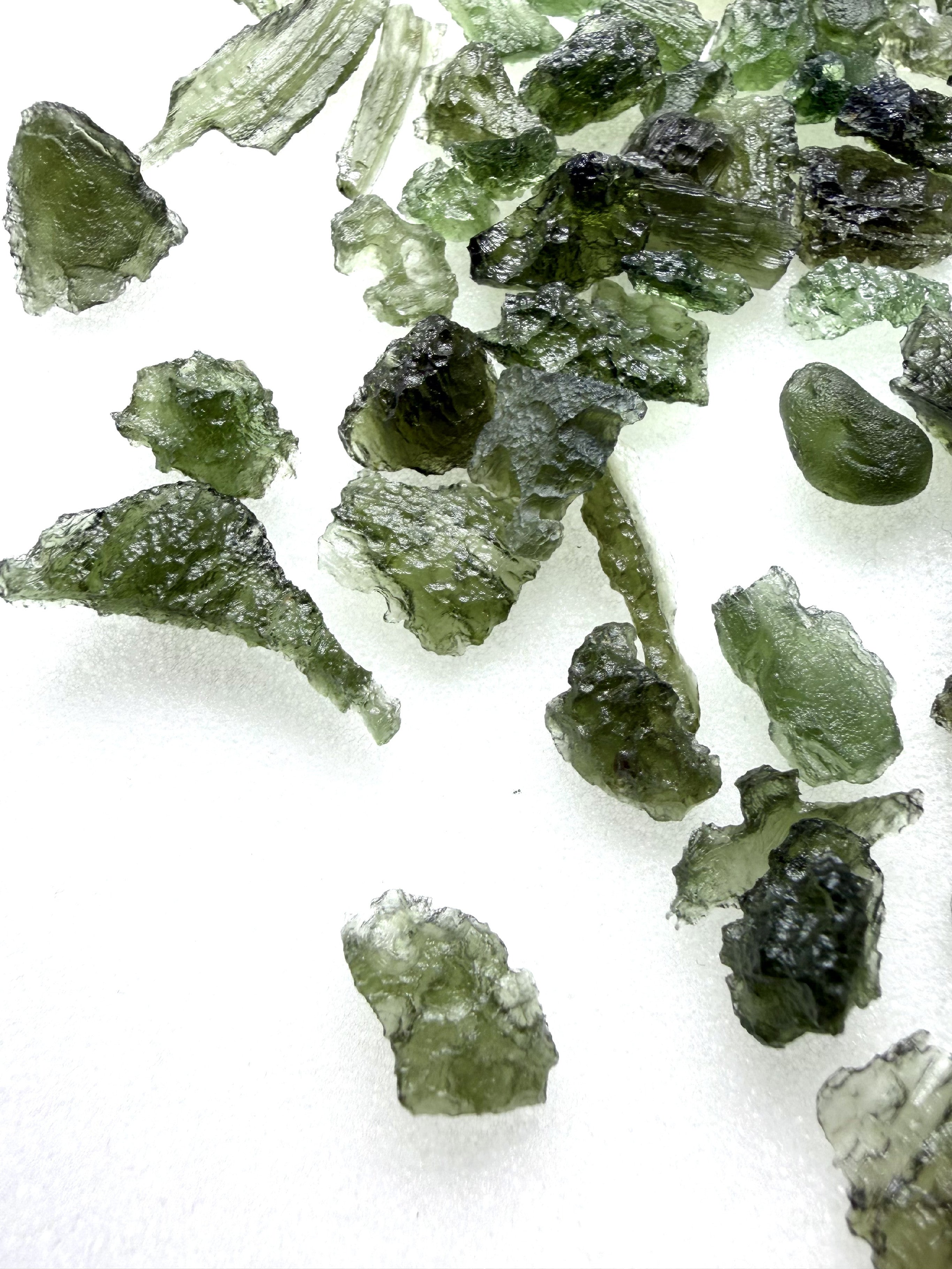 Moldavites from Chlum 0-1g – Undamaged – 100g - VVEL68
