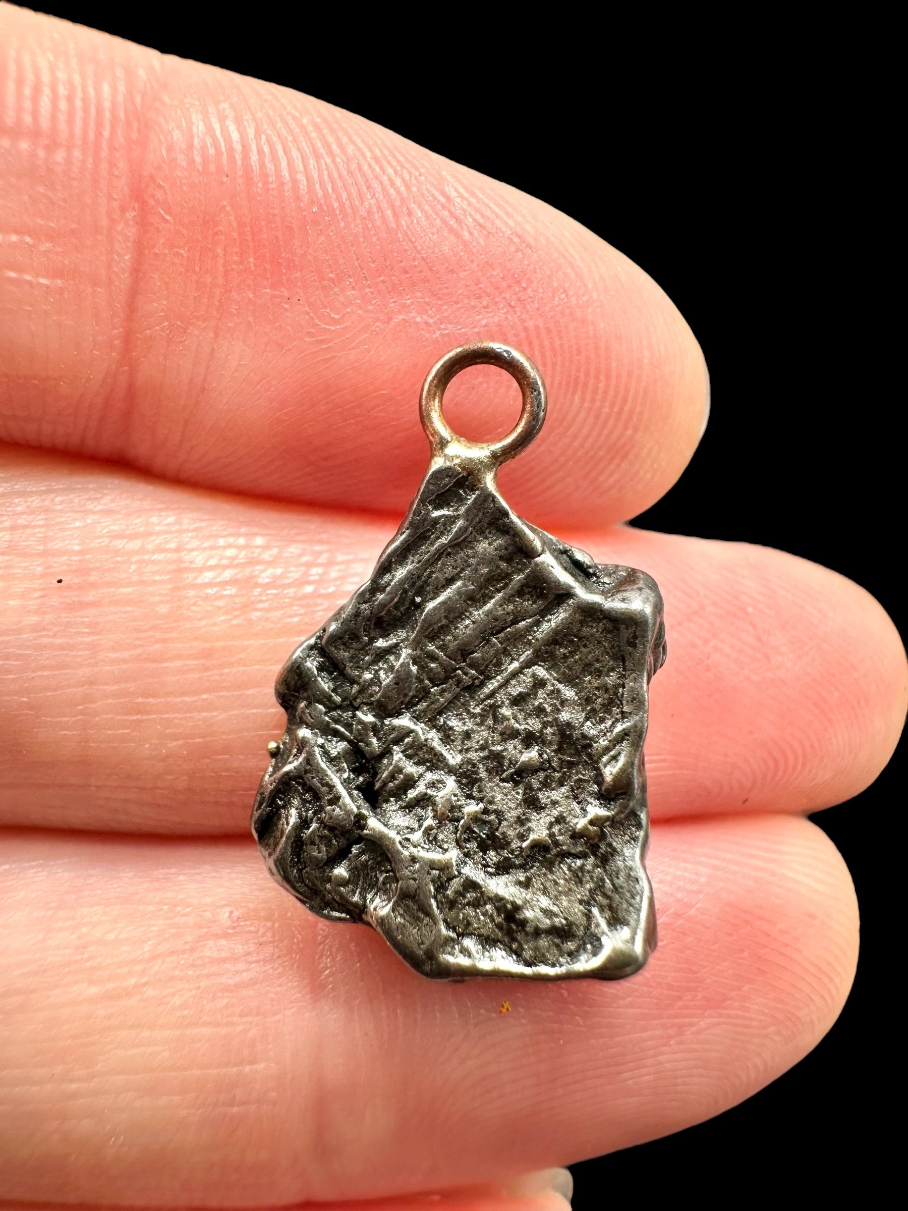 Iron meteorite pendant 4g - P/ZM056