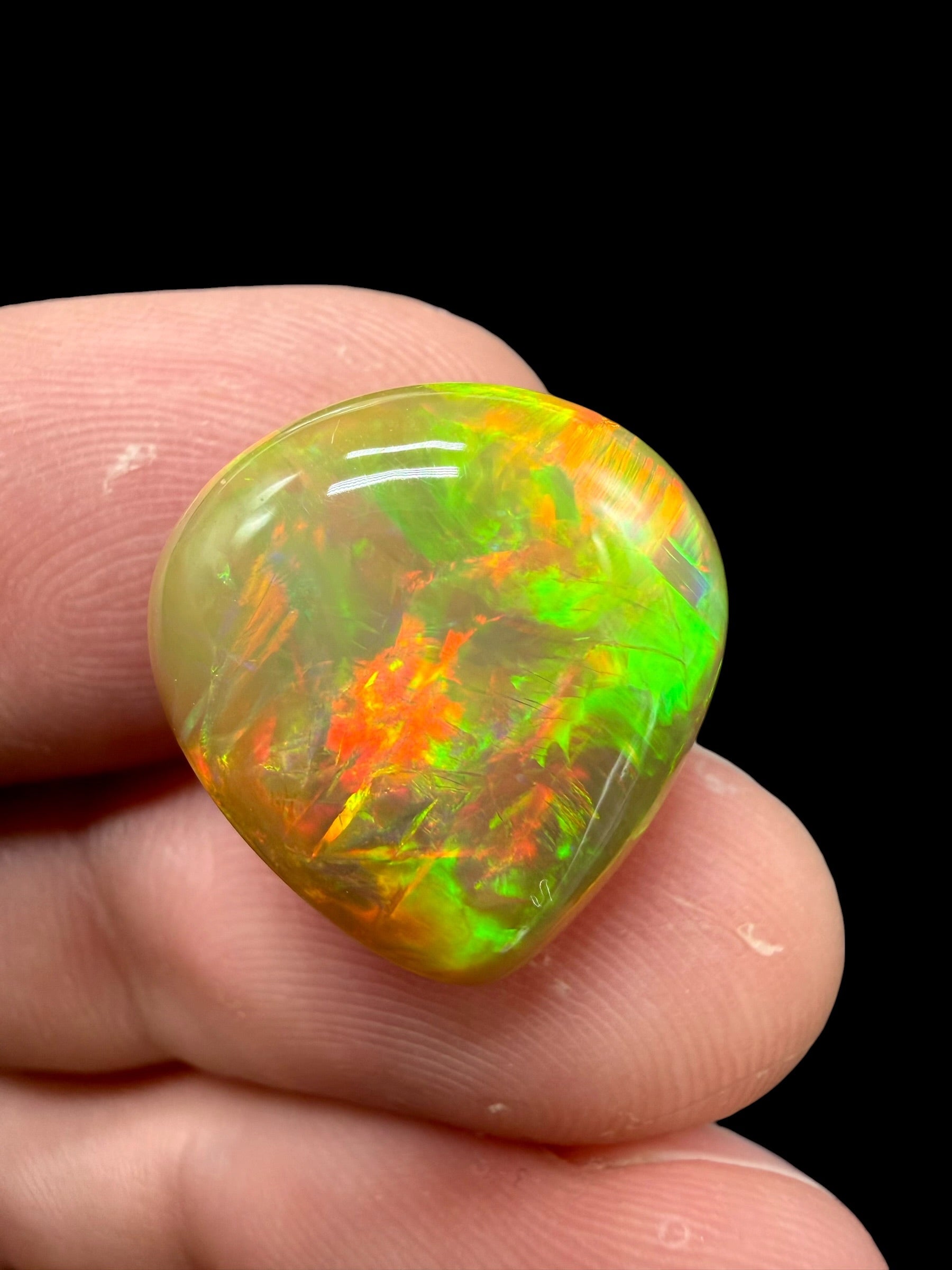 Precious opal cabochon 12ct – Welo, Ethiopia - OPK002