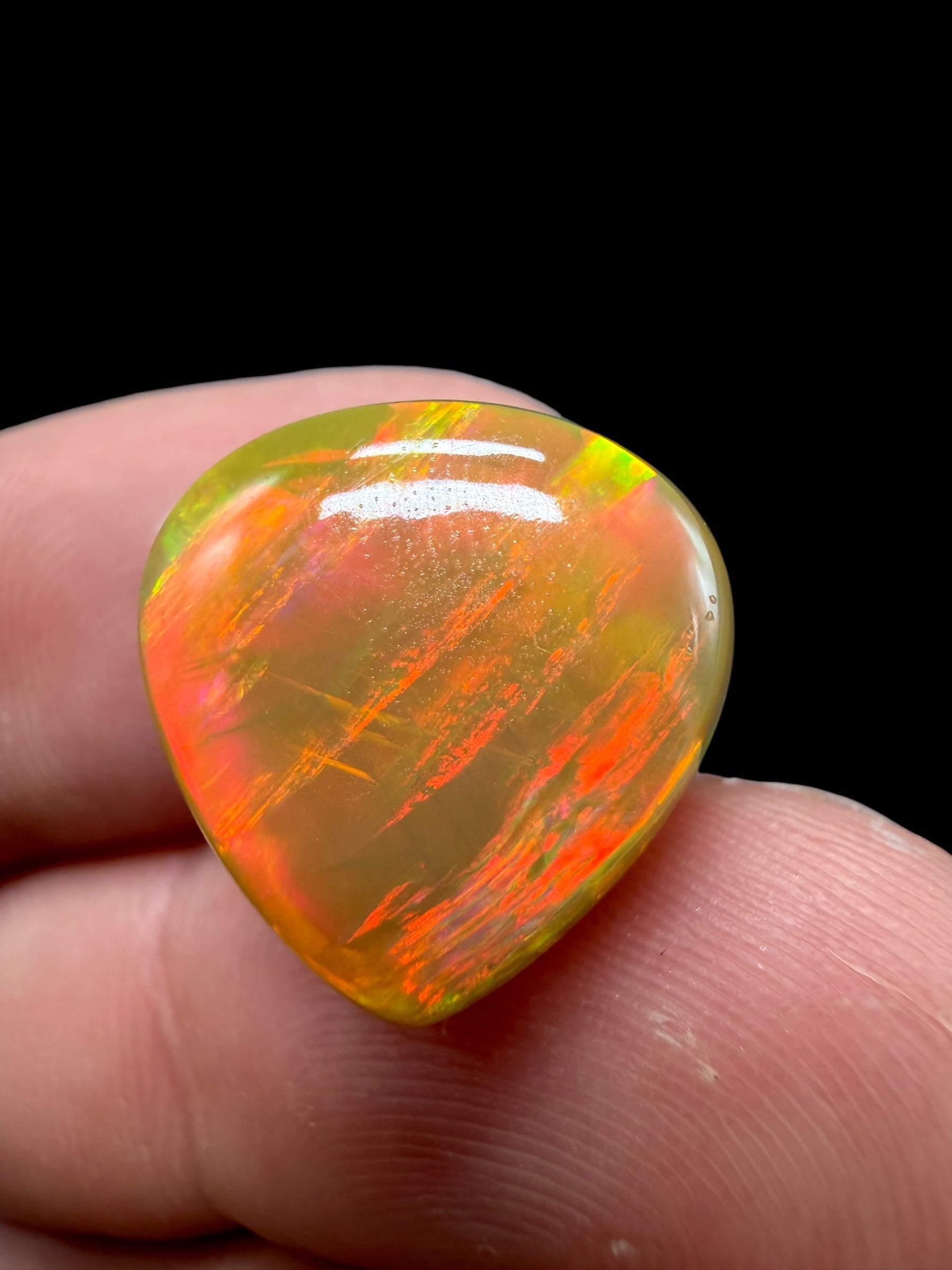 Precious opal cabochon 12ct – Welo, Ethiopia - OPK002