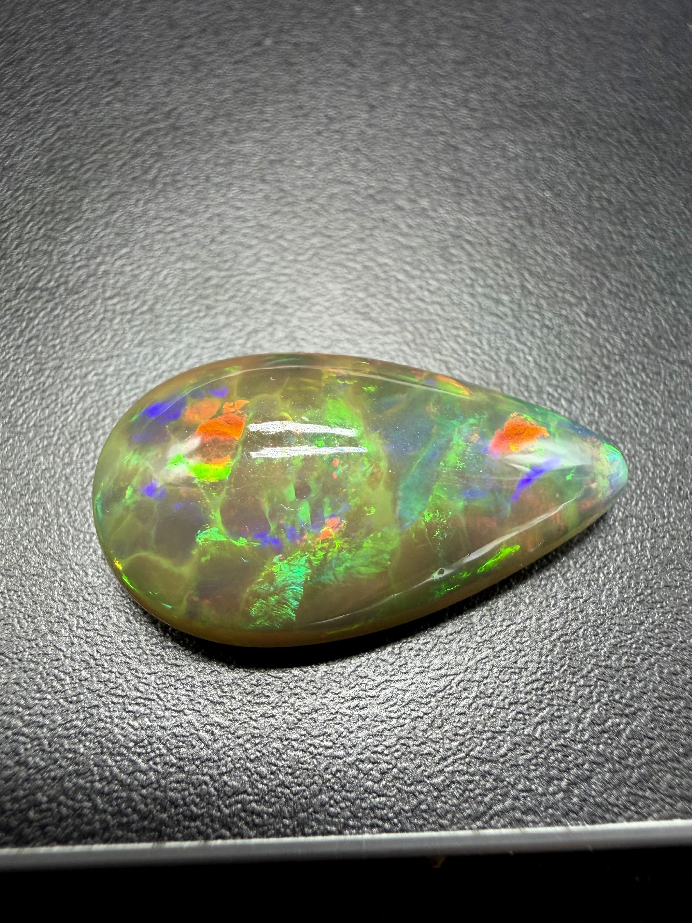 Precious opal cabochon 13,8ct – Welo, Ethiopia - OPK003